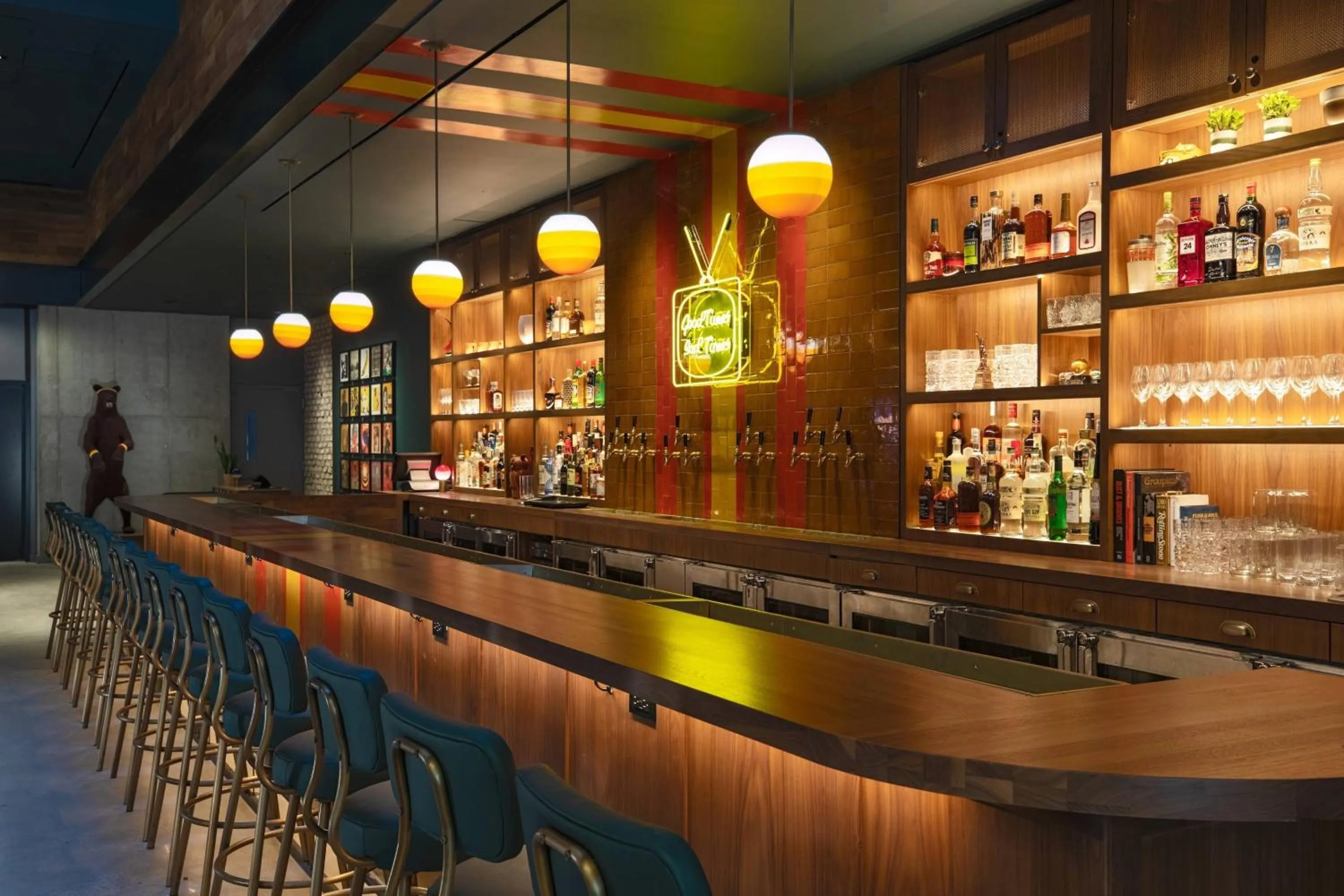 Lounge or bar in Moxy NYC Downtown