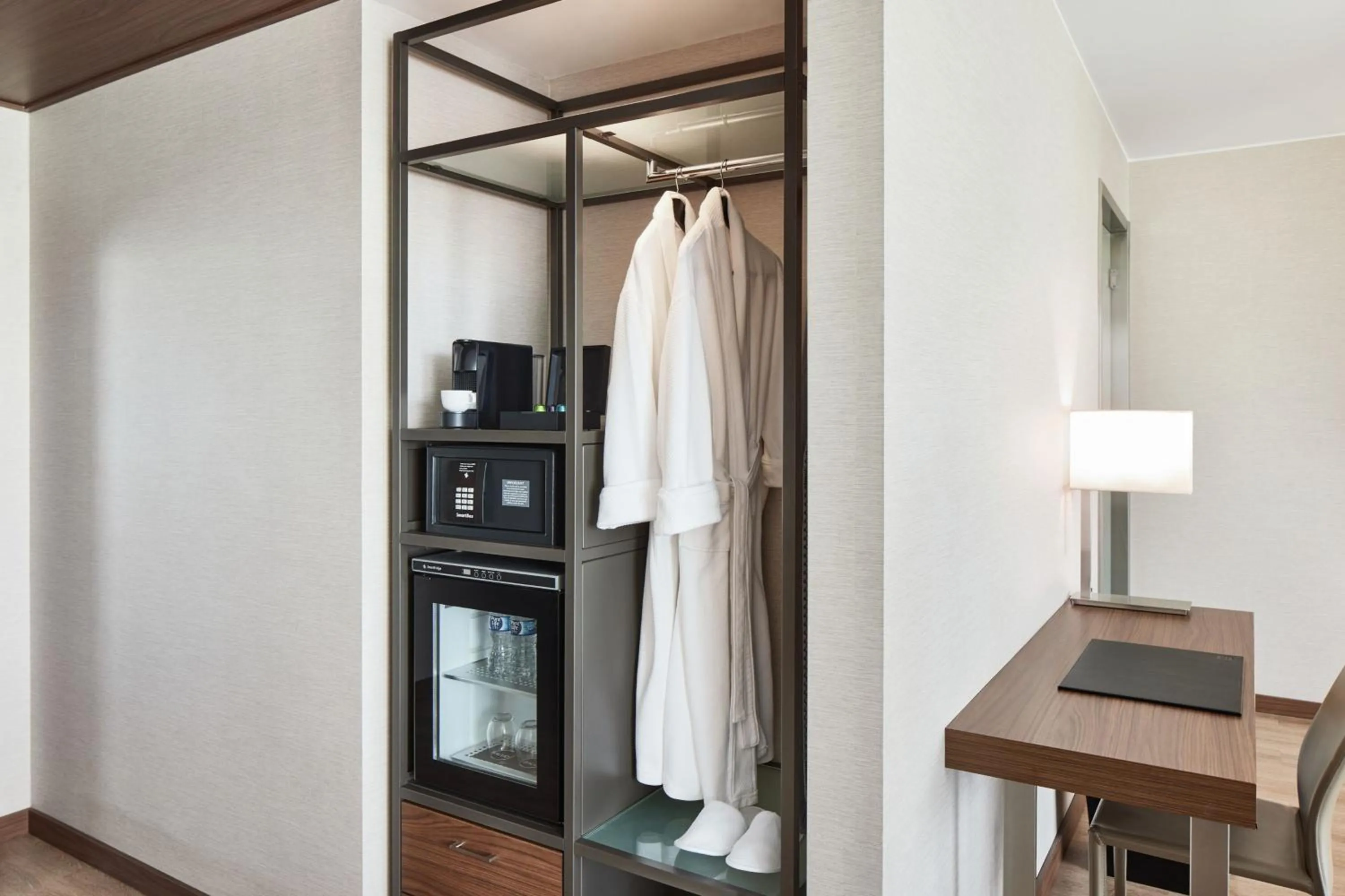 Photo of the whole room in AC Hotel Phoenix Biltmore