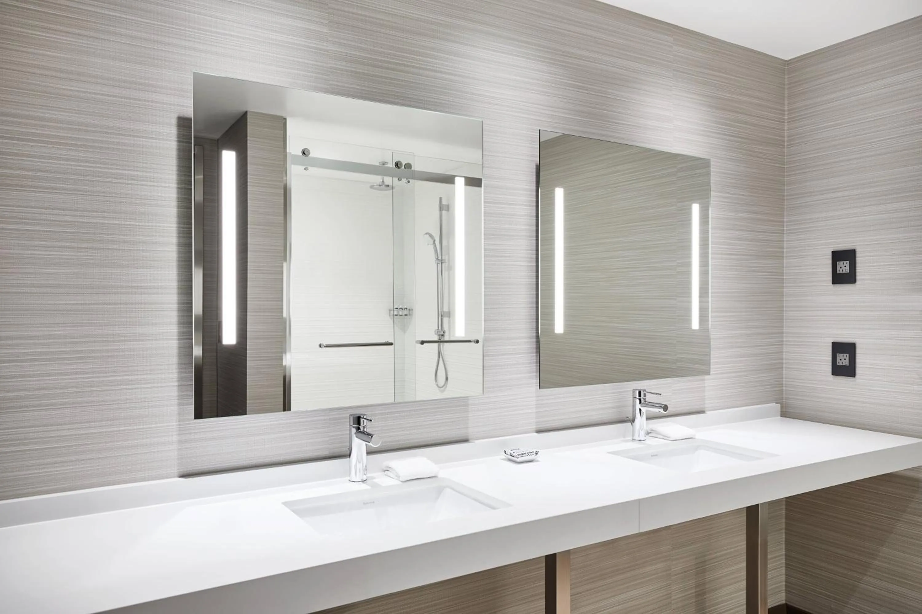 Bathroom in AC Hotel Phoenix Biltmore