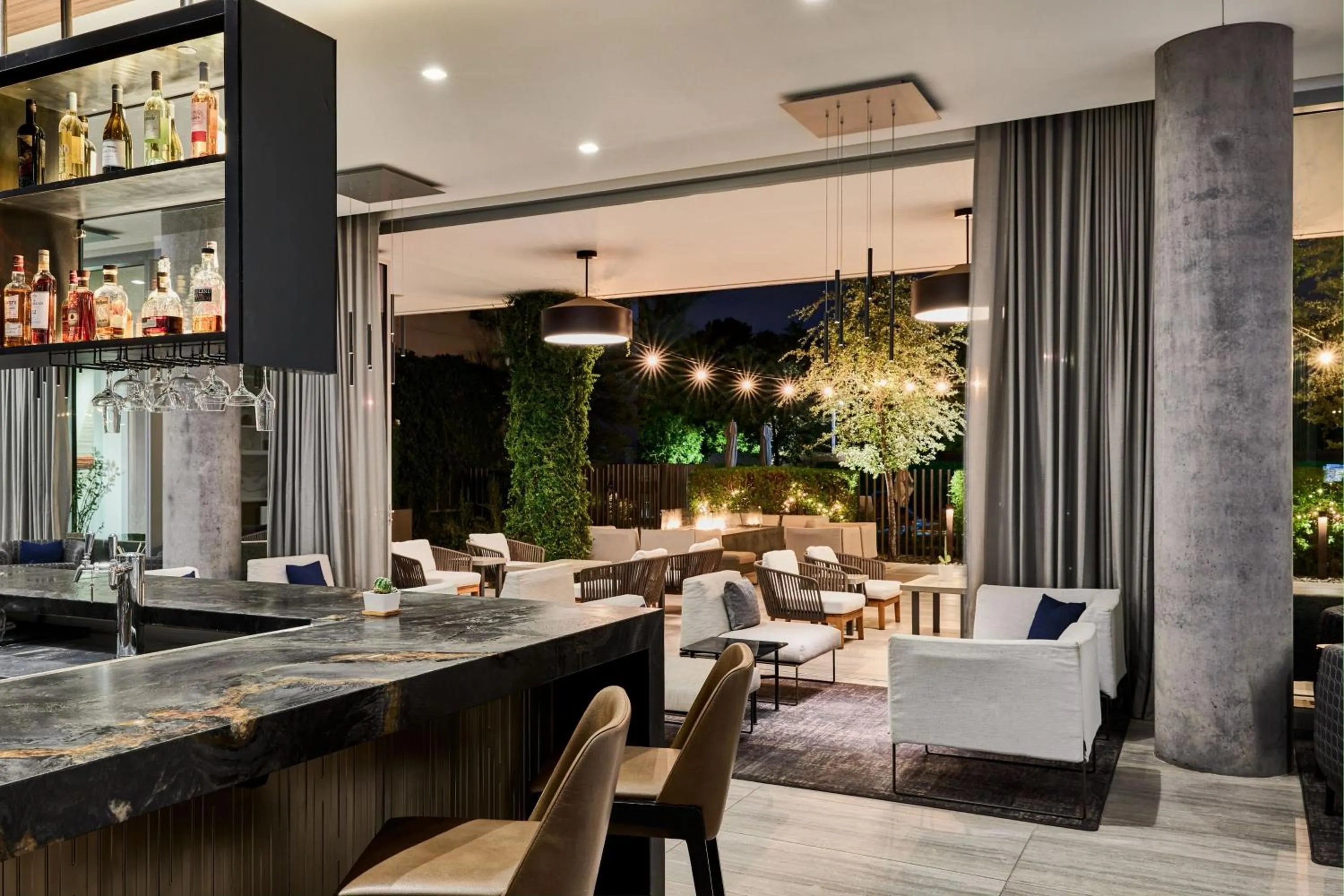 Lounge or bar in AC Hotel Phoenix Biltmore