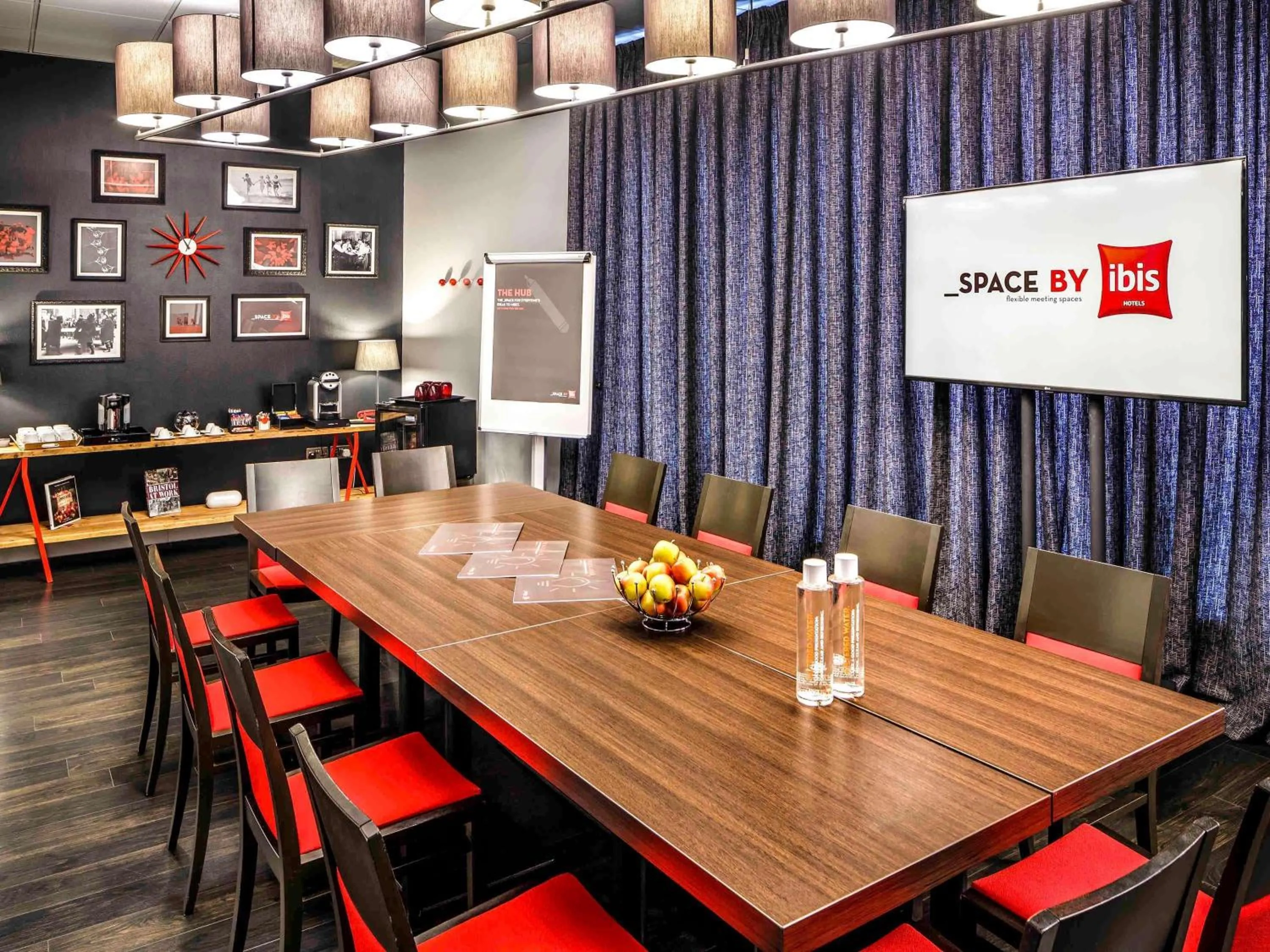 Meeting/conference room in ibis Bristol Temple Meads