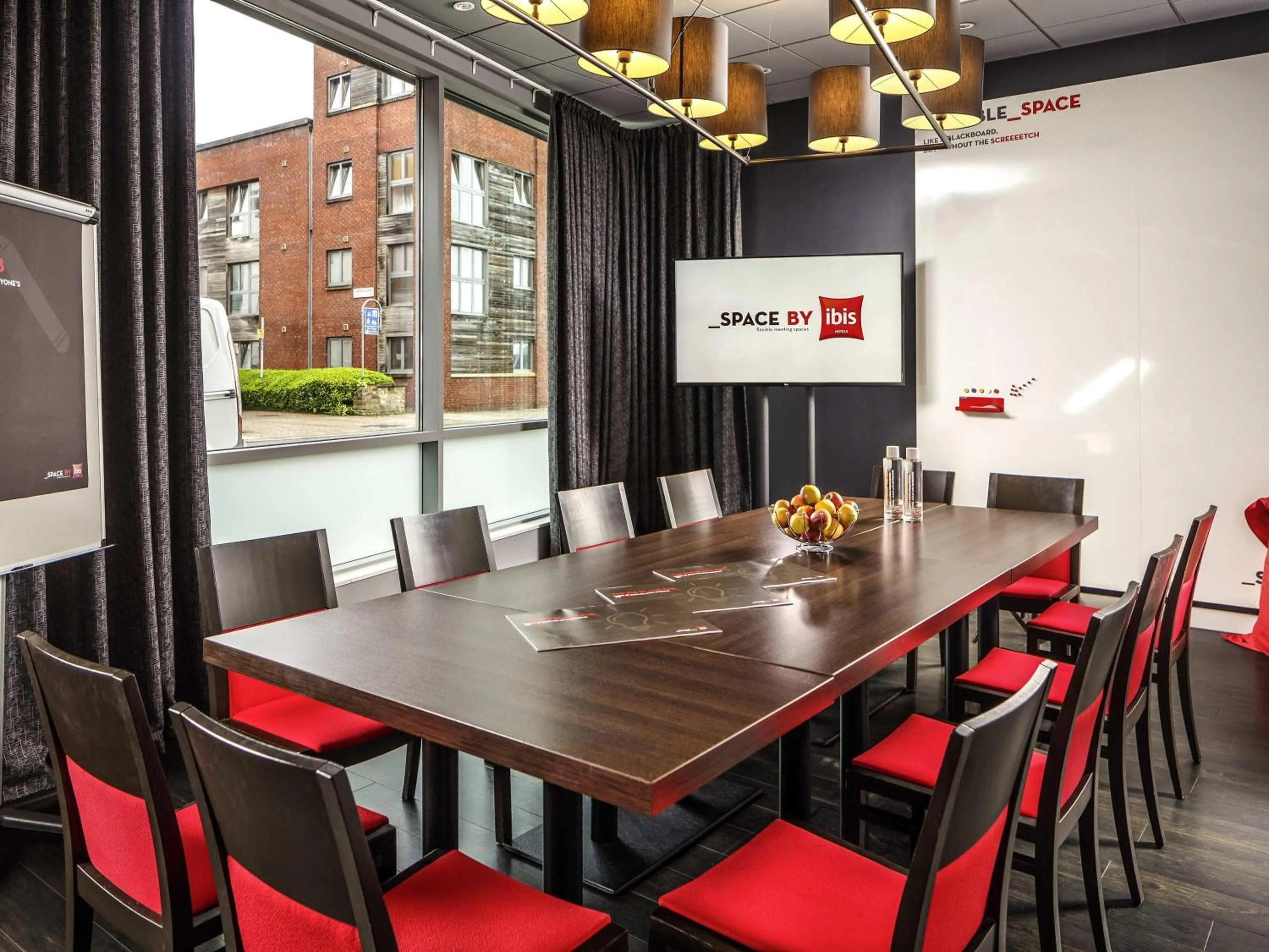 Meeting/conference room in ibis Bristol Temple Meads
