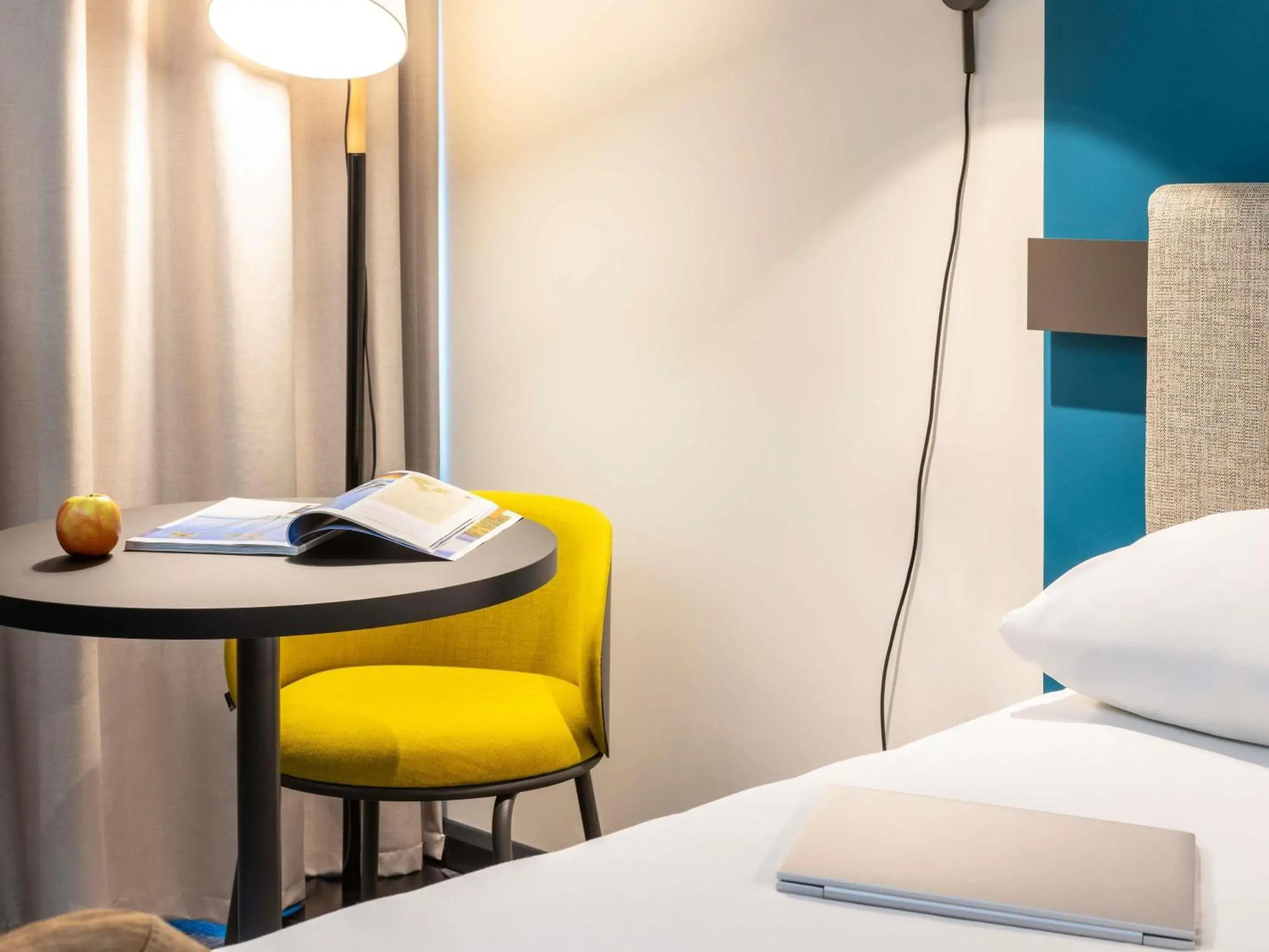 Bedroom, Bed in ibis Bristol Temple Meads Bedroom, Bed in ibis Bristol Temple Meads