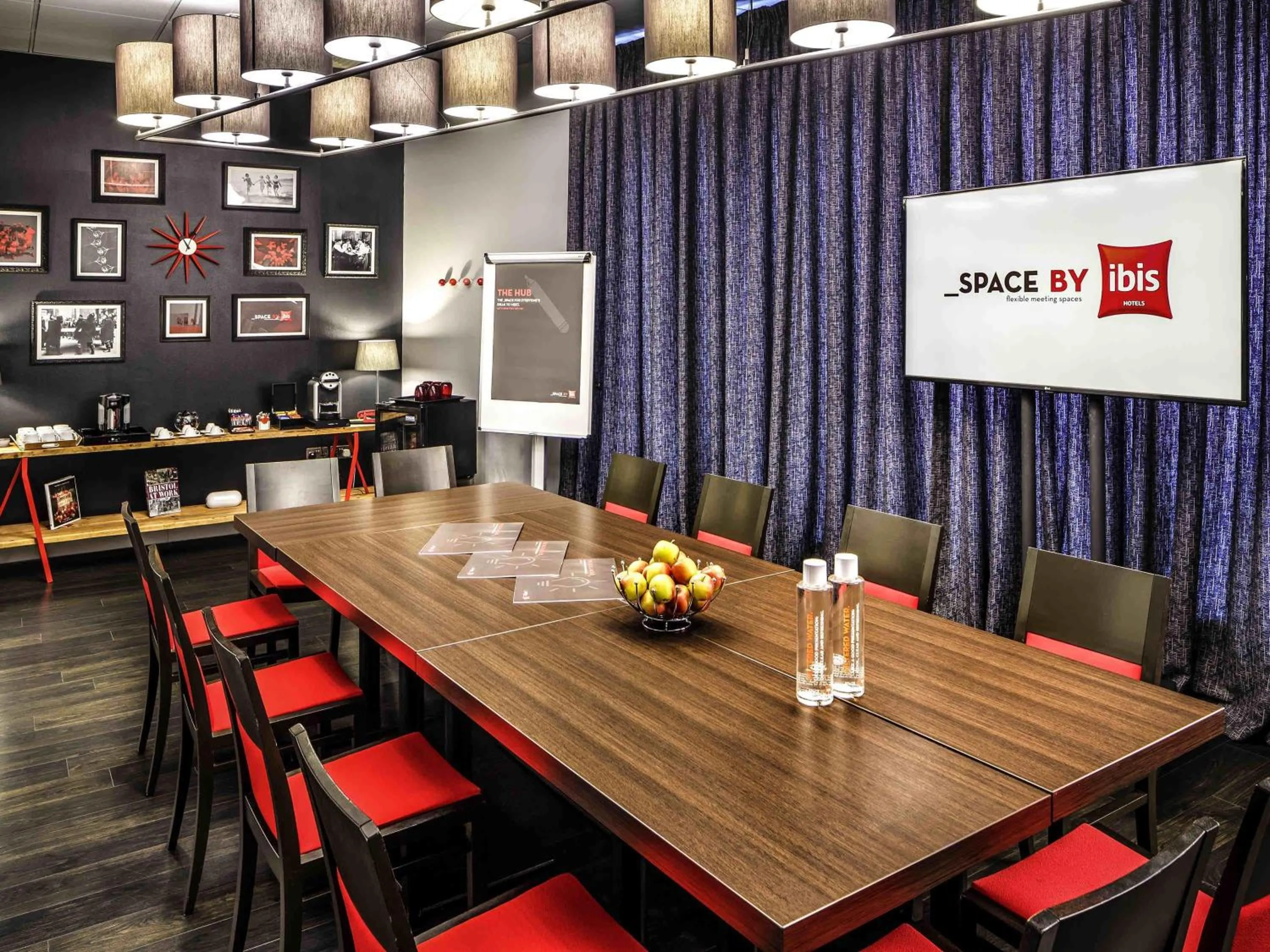 Meeting/conference room in ibis Bristol Temple Meads
