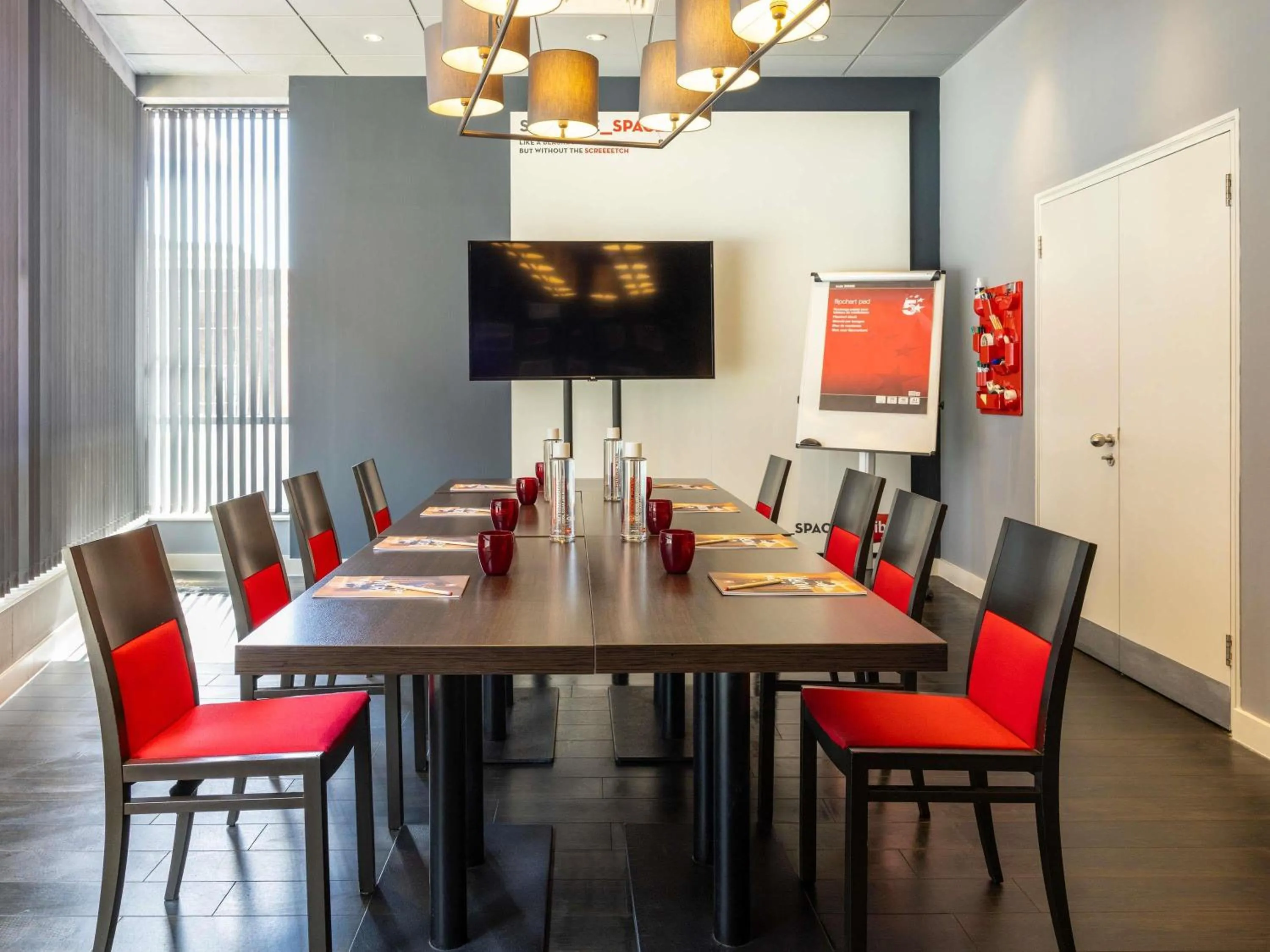 Meeting/conference room in ibis Bristol Temple Meads