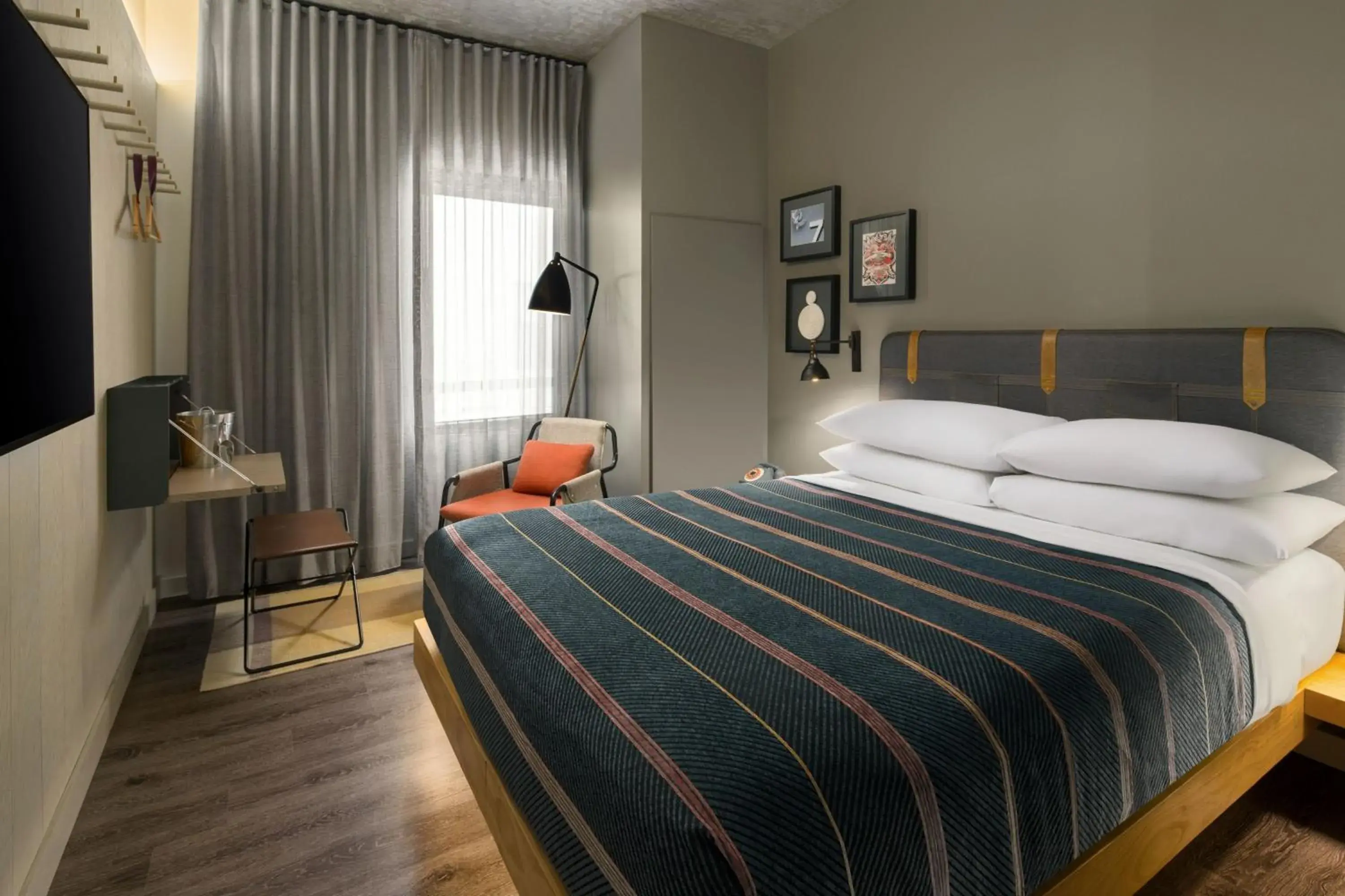 Queen Room - Hearing Accessible in Moxy San Diego Gaslamp Quarter Queen Room - Hearing Accessible in Moxy San Diego Gaslamp Quarter