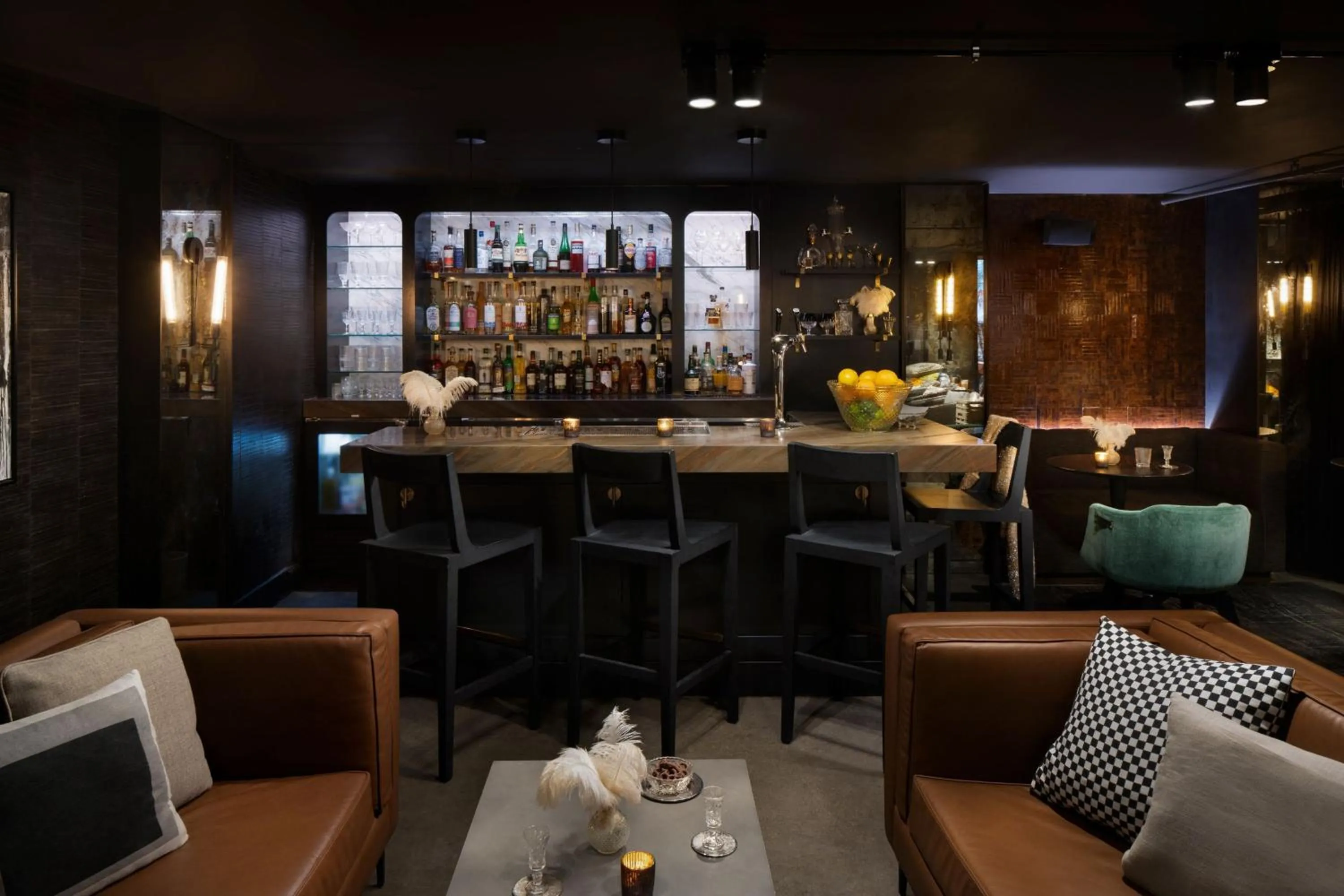 Lounge or bar in Moxy San Diego Gaslamp Quarter