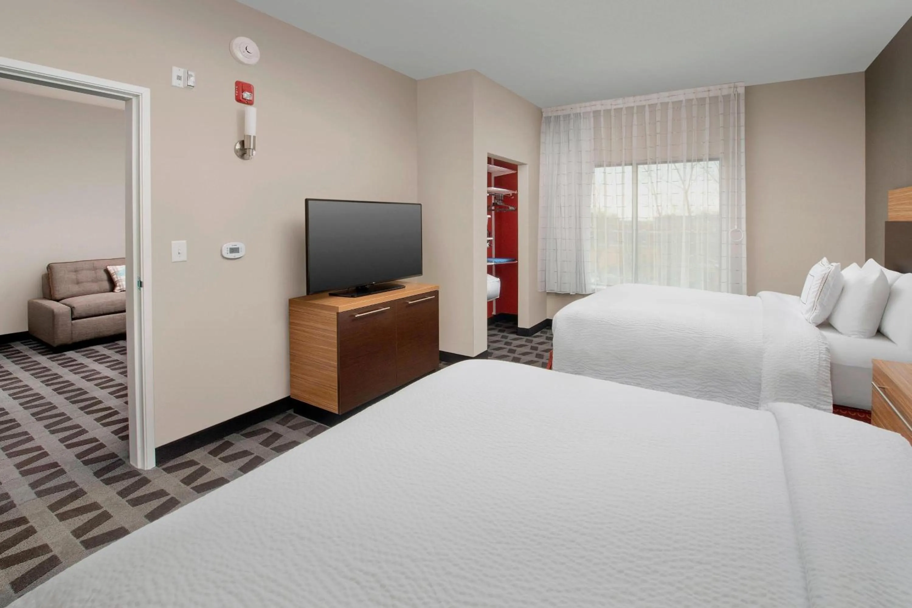 Photo of the whole room, Bed in TownePlace Suites by Marriott College Park