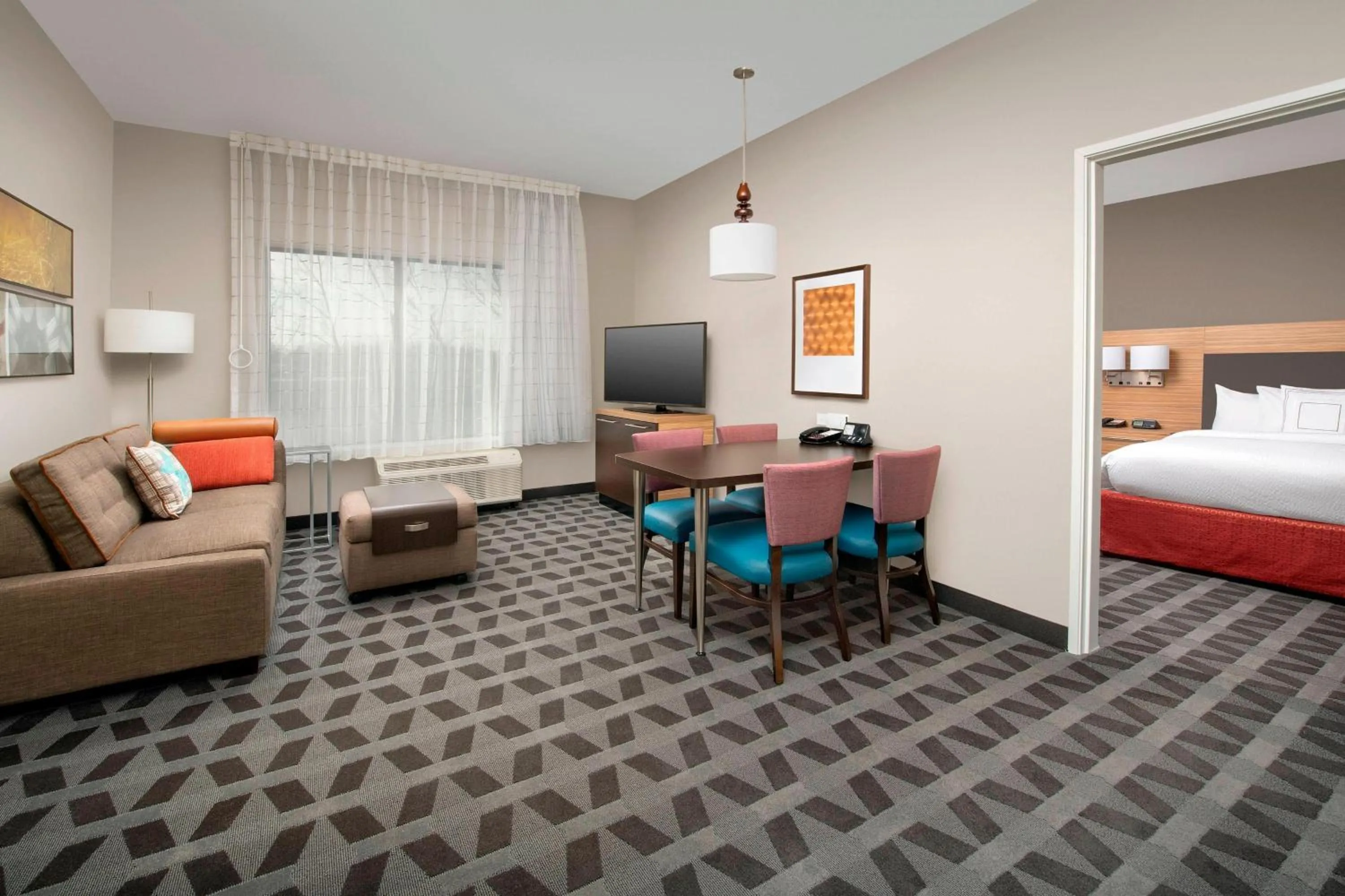 Photo of the whole room, Bed in TownePlace Suites by Marriott College Park