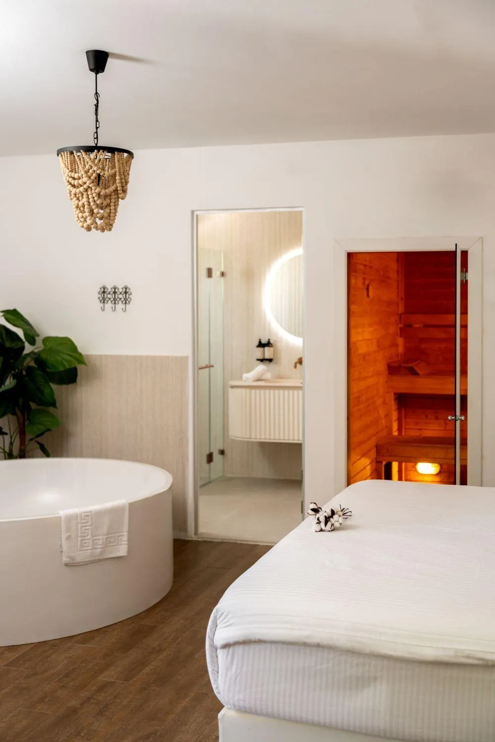 Living room, Bed in Estate Spa Boutique Hotel - Adults Only