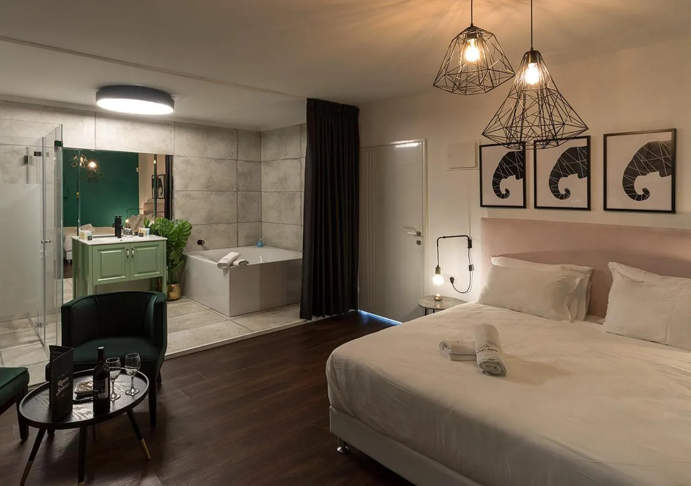 Photo of the whole room, Bed in Estate Spa Boutique Hotel - Adults Only