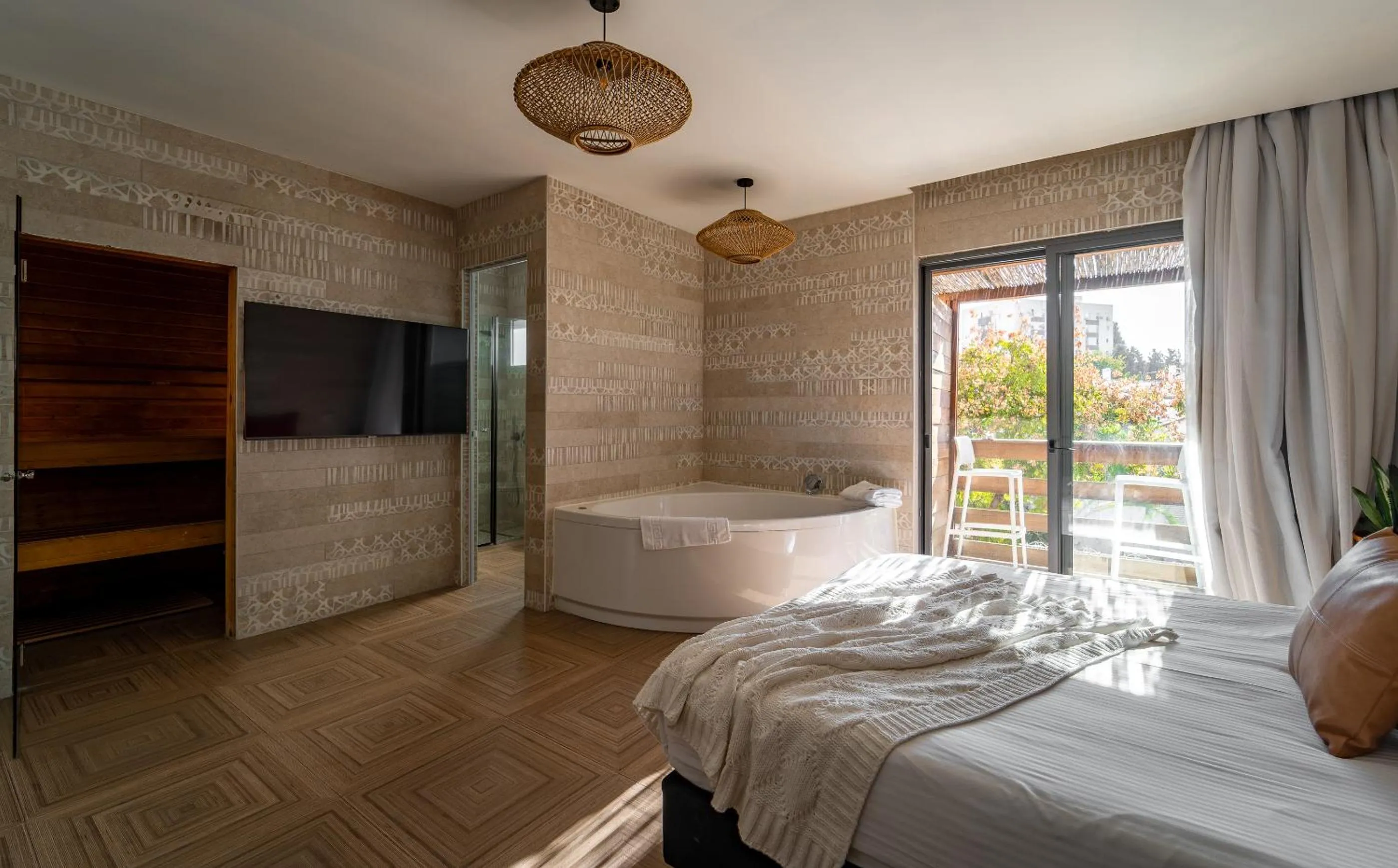 Photo of the whole room, Bed in Estate Spa Boutique Hotel - Adults Only