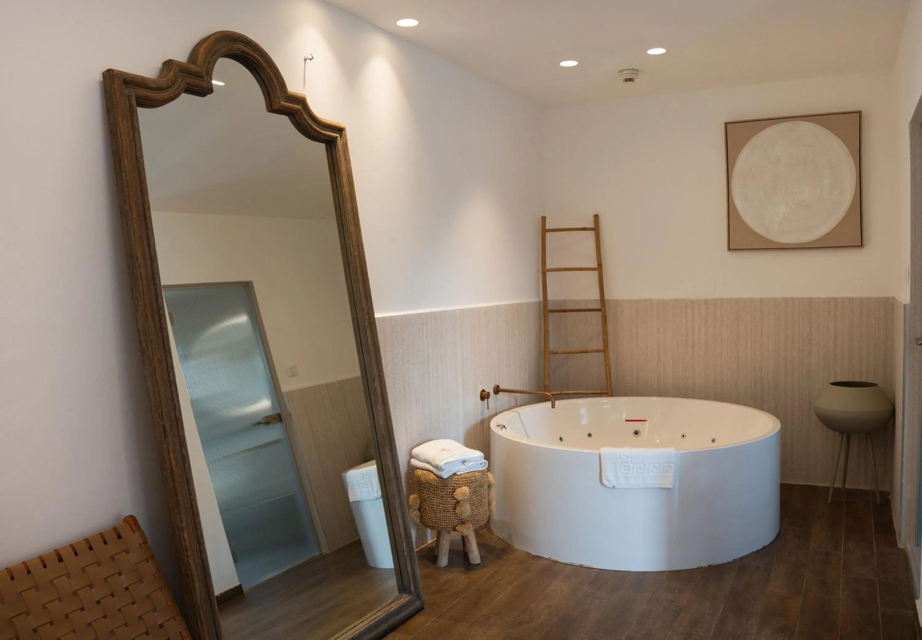 Hot Tub in Estate Spa Boutique Hotel - Adults Only