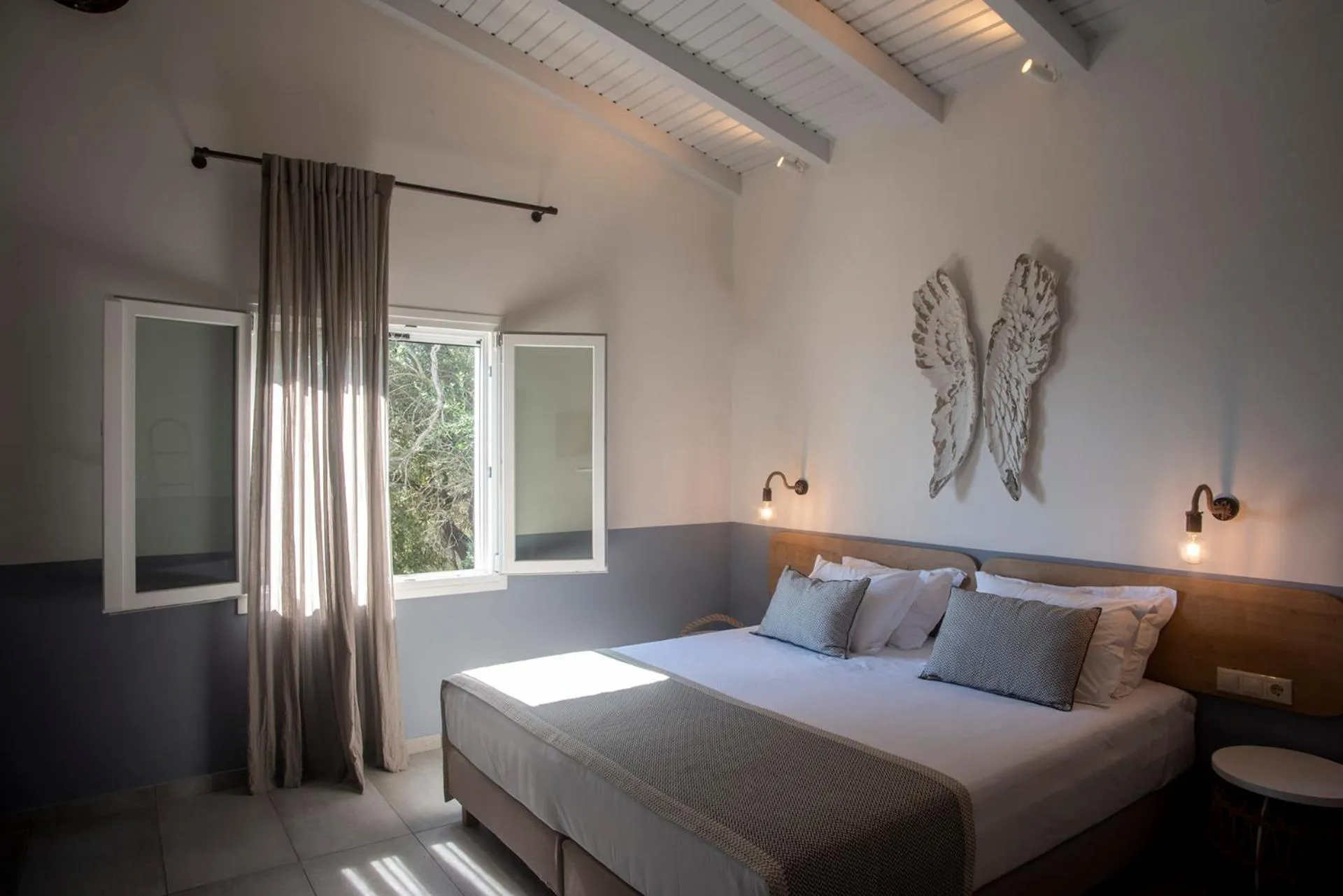 Bed in Avali luxury houses