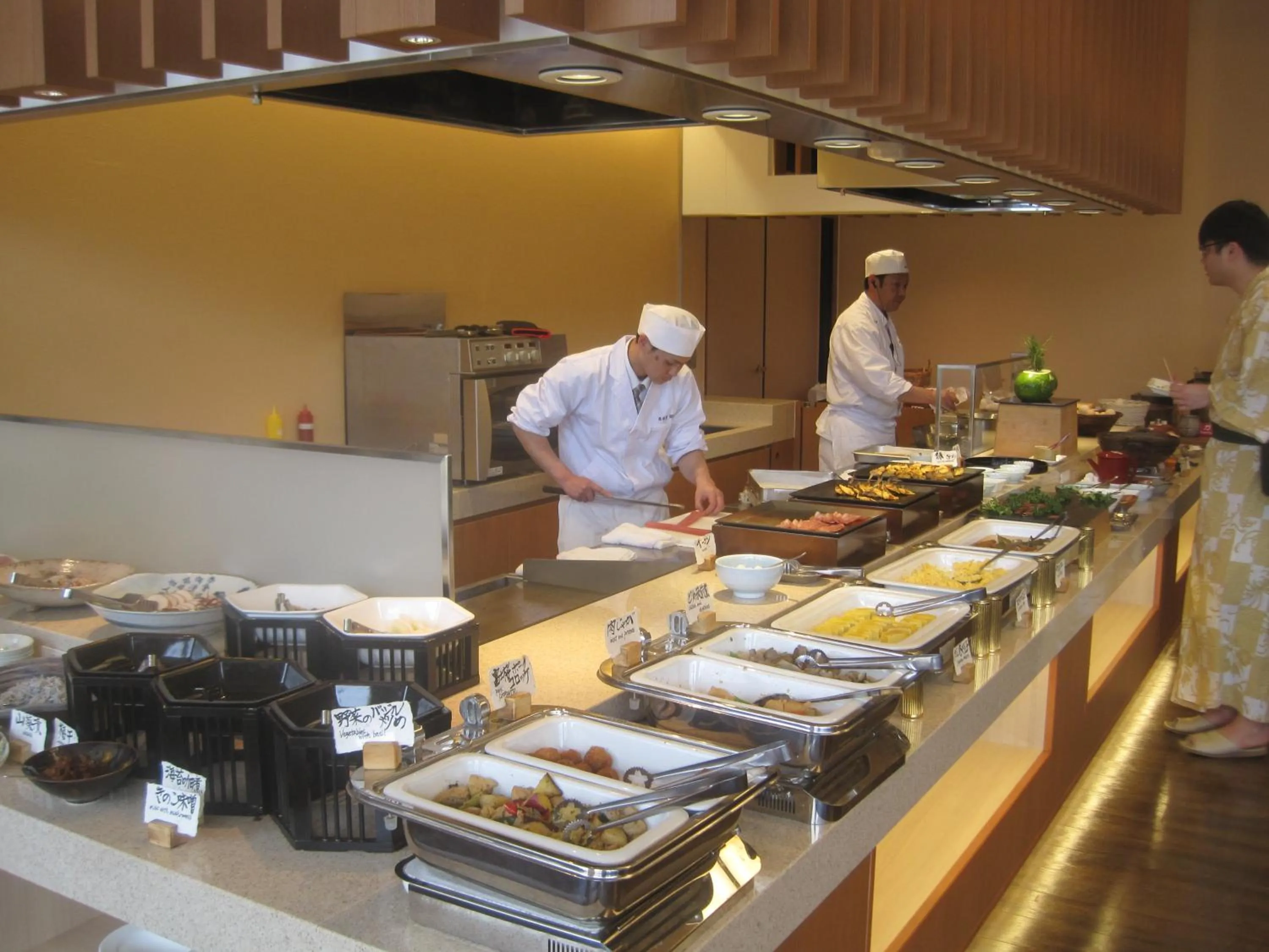 Buffet breakfast in Shuhokaku Kogetsu
