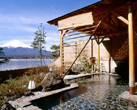Hot Spring Bath in Shuhokaku Kogetsu