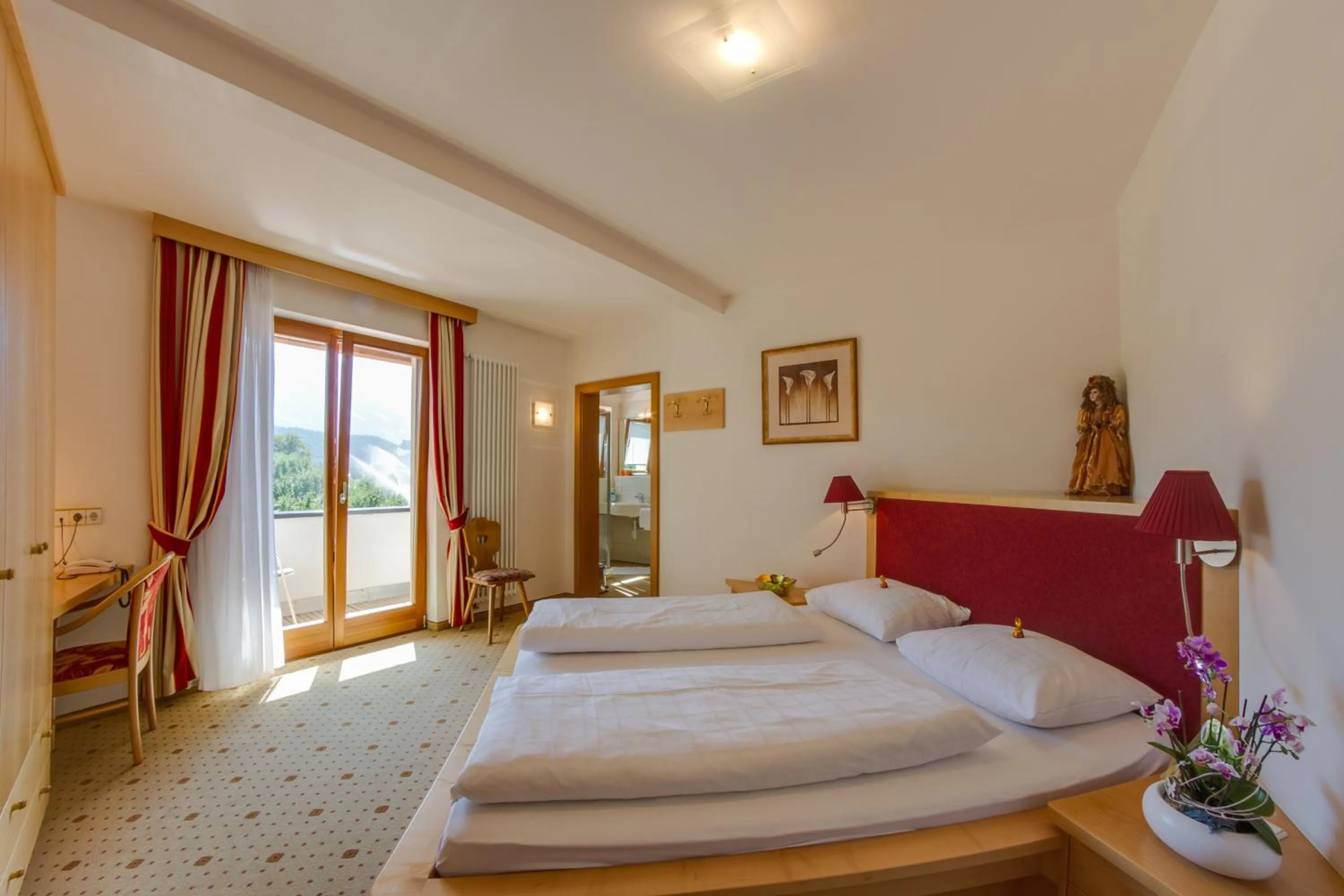 Photo of the whole room, Bed in Hotel Hubertushof