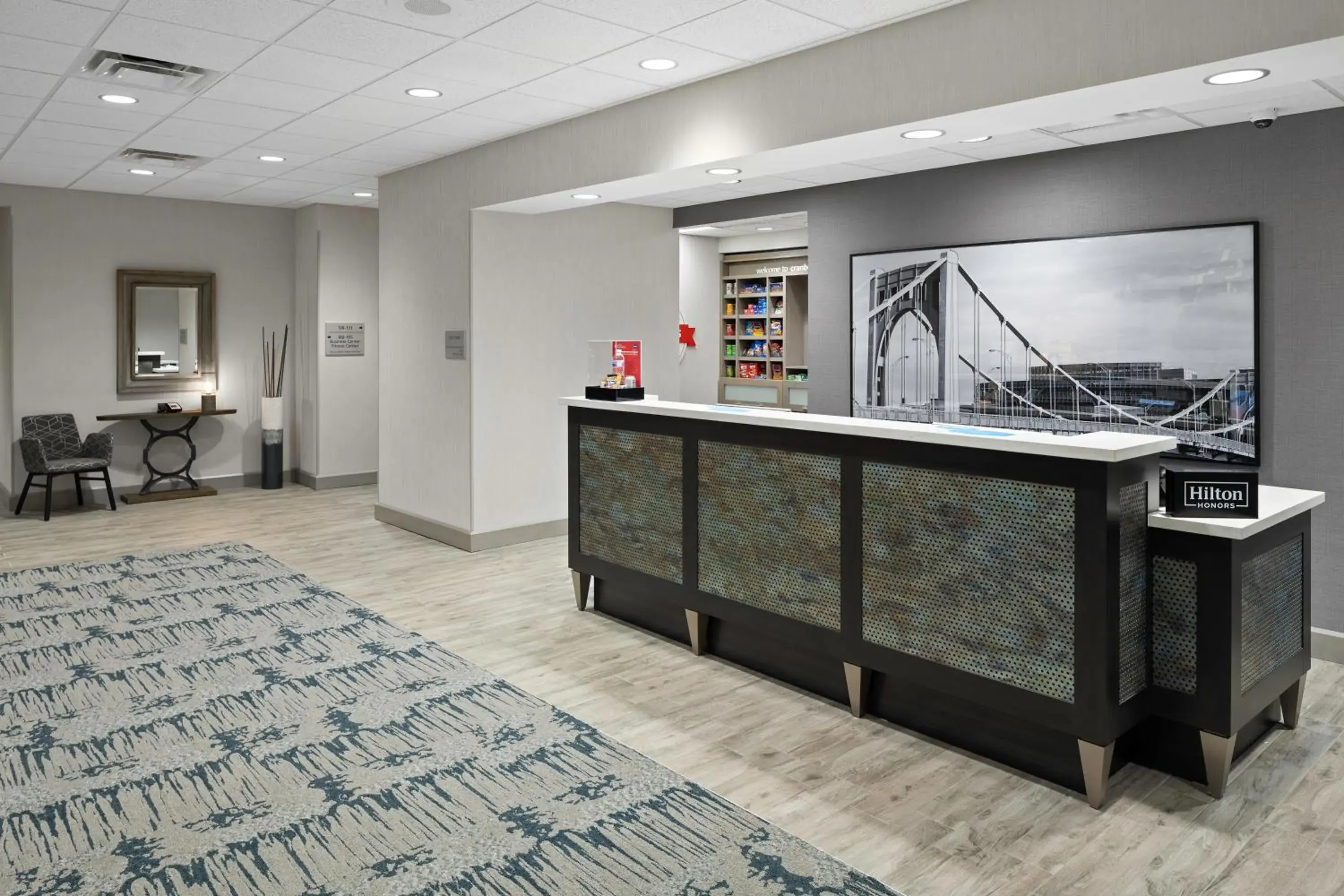 Lobby or reception in Hampton Inn & Suites Cranberry Township/Mars Lobby or reception in Hampton Inn & Suites Cranberry Township/Mars