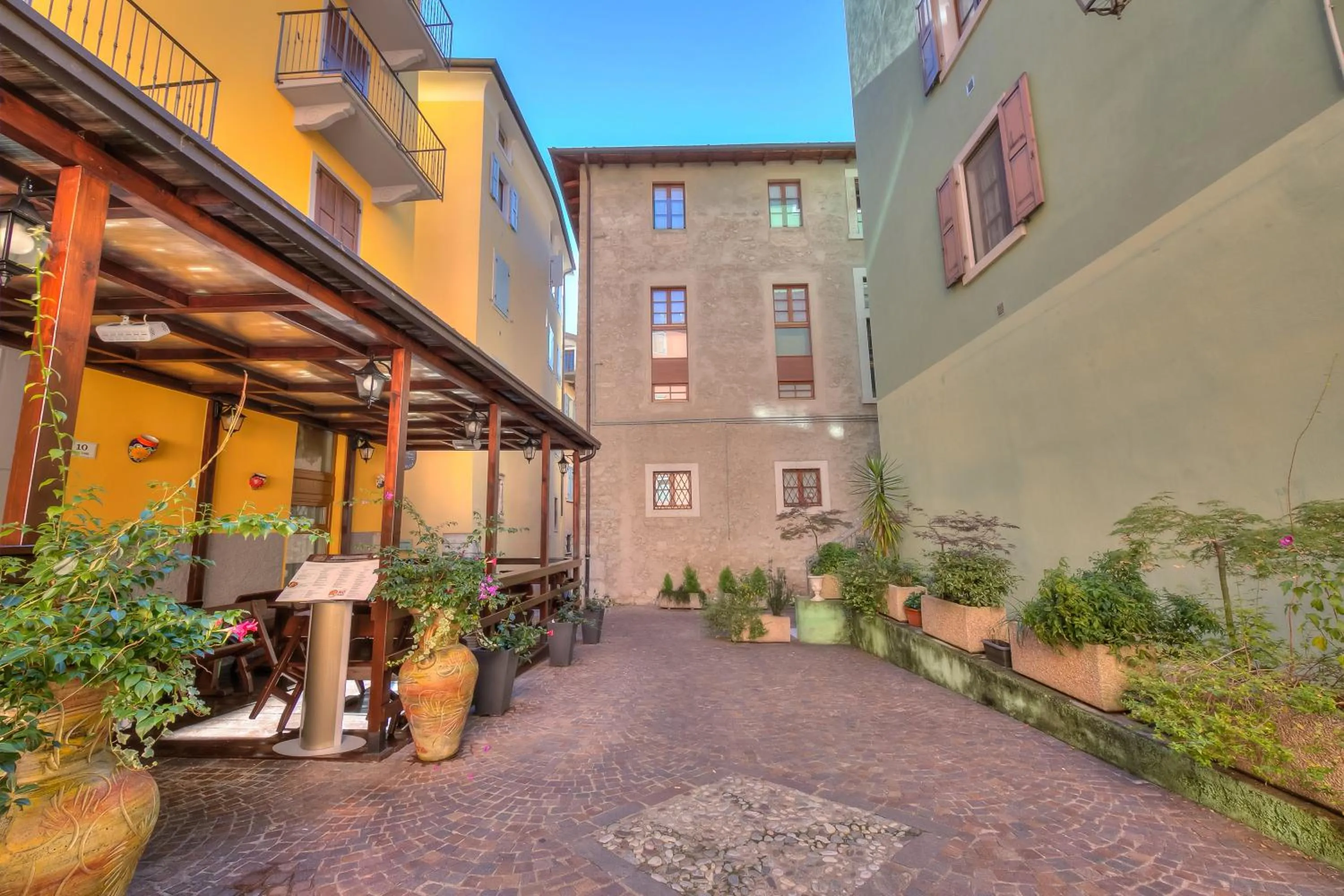 Property building in Casa Alpino