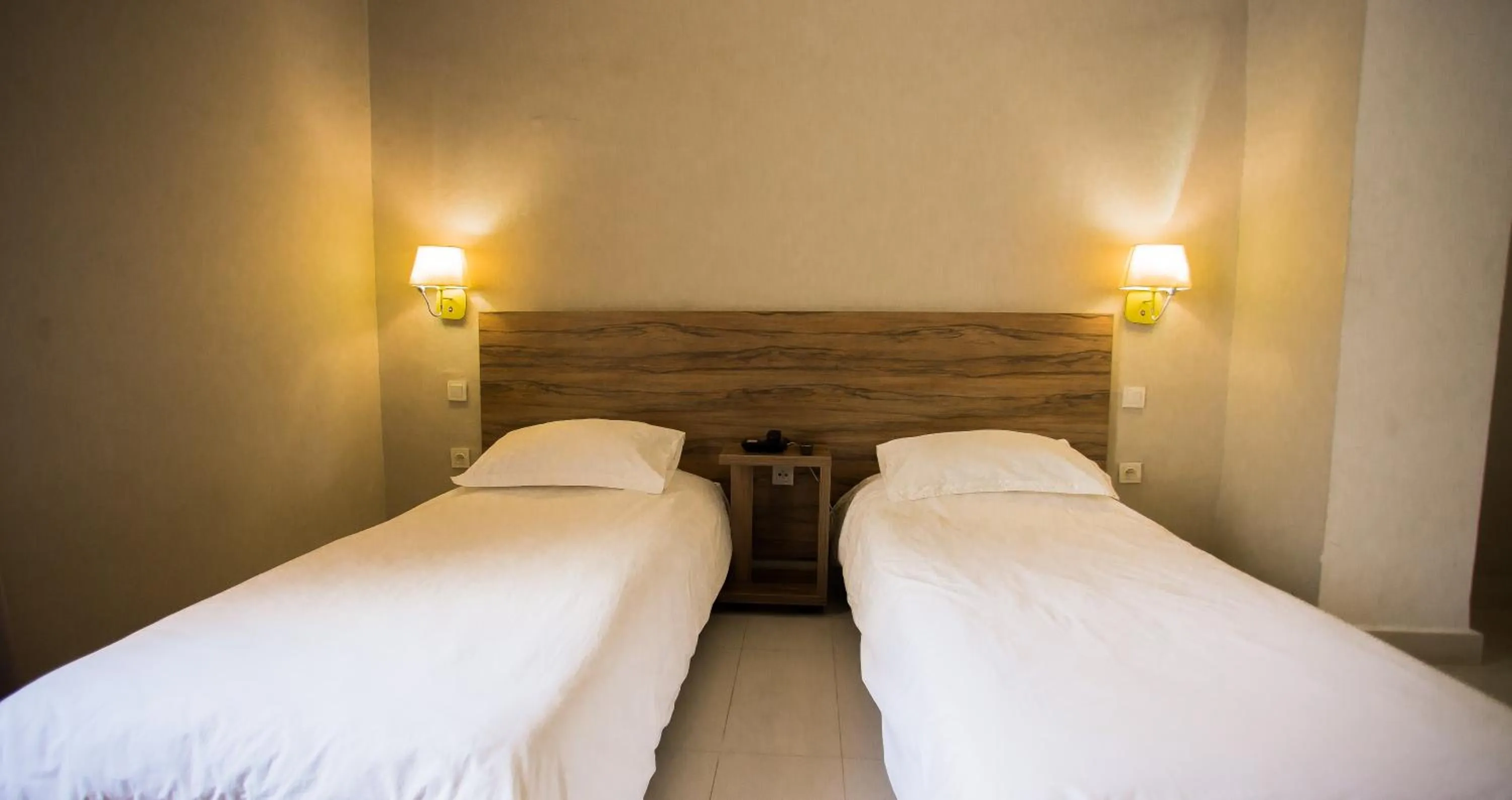 Photo of the whole room, Bed in Hôtel Olympic