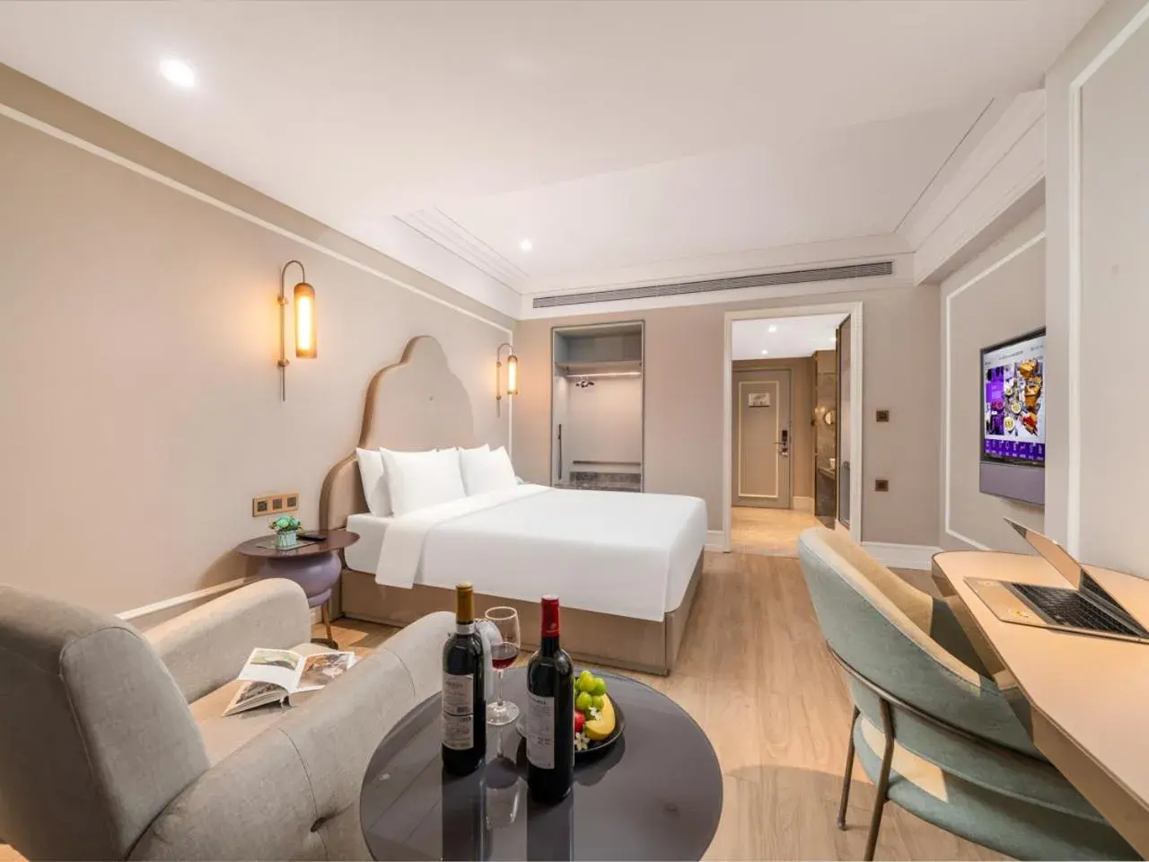 Photo of the whole room, Bed in Mercure Shanghai Global Harbour Photo of the whole room, Bed in Mercure Shanghai Global Harbour