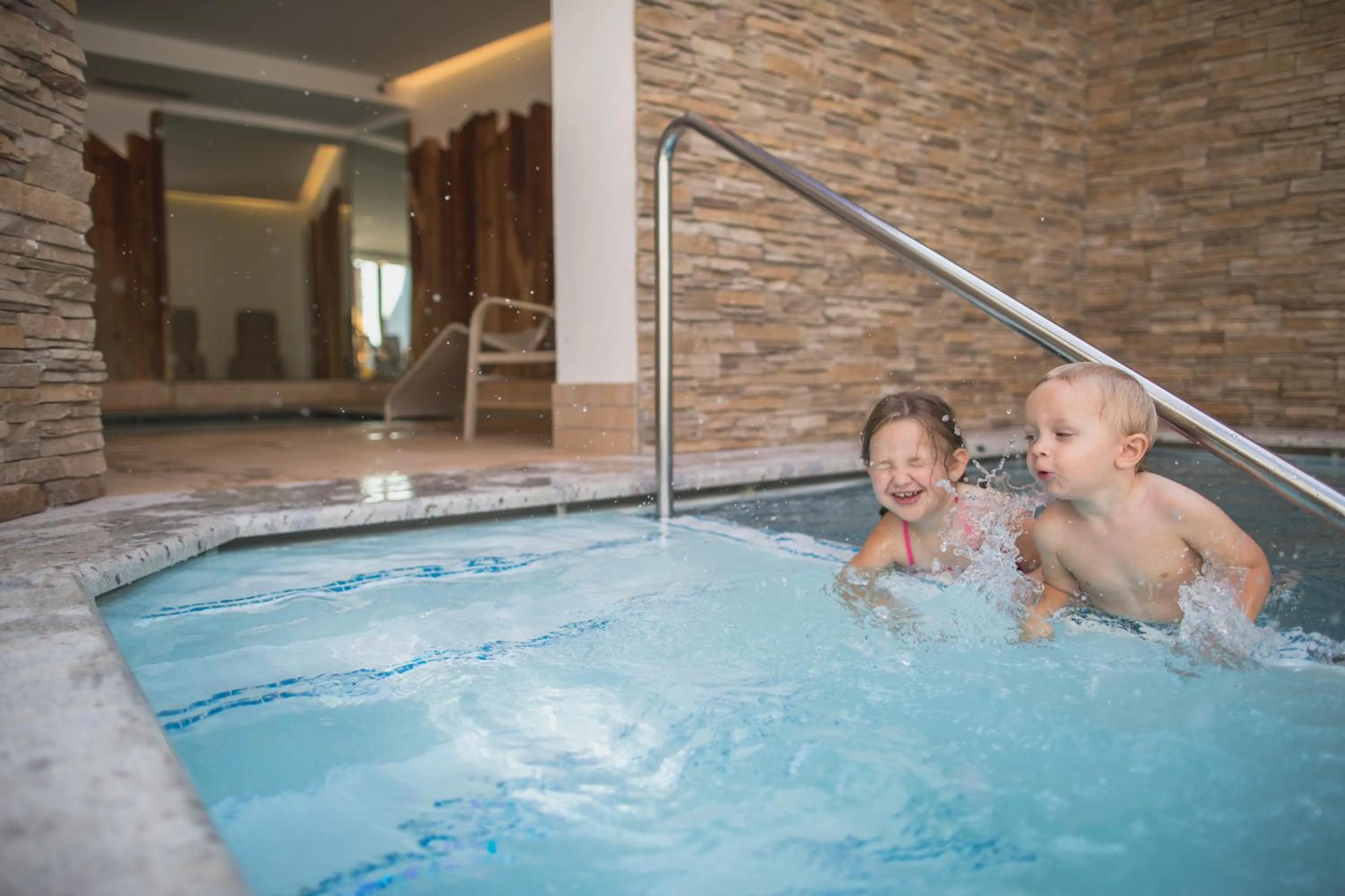 Swimming pool in Hotel Ambiez