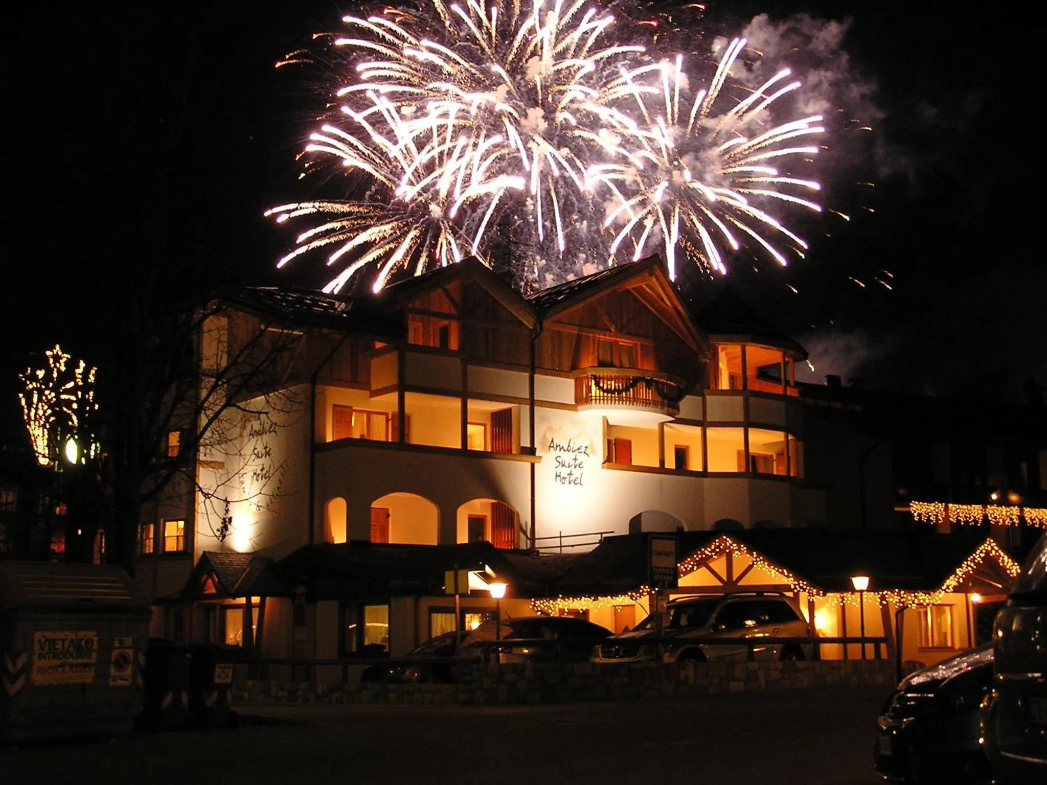 Night in Hotel Ambiez