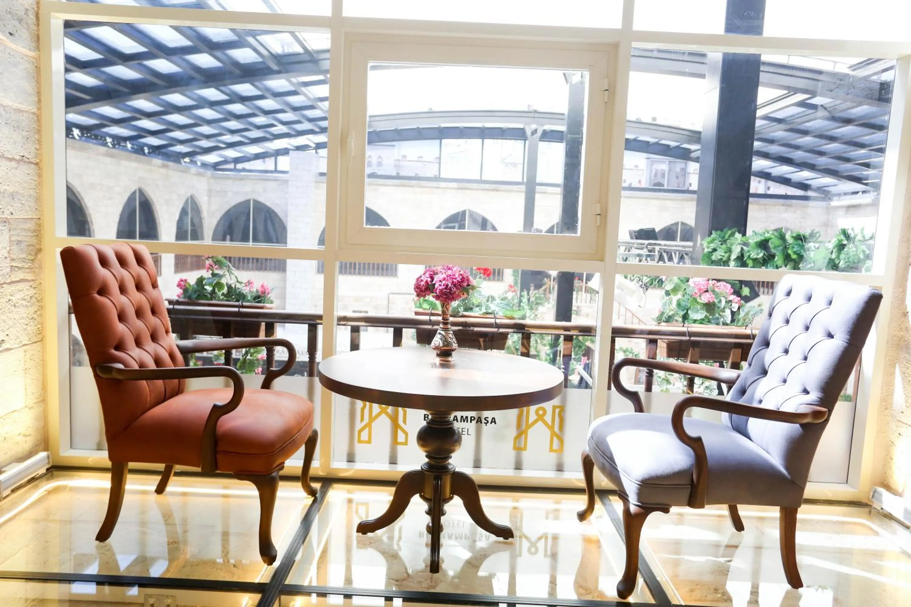 Seating area in BEHRAMPAŞA OTEL &CAFE &RESTAURANT