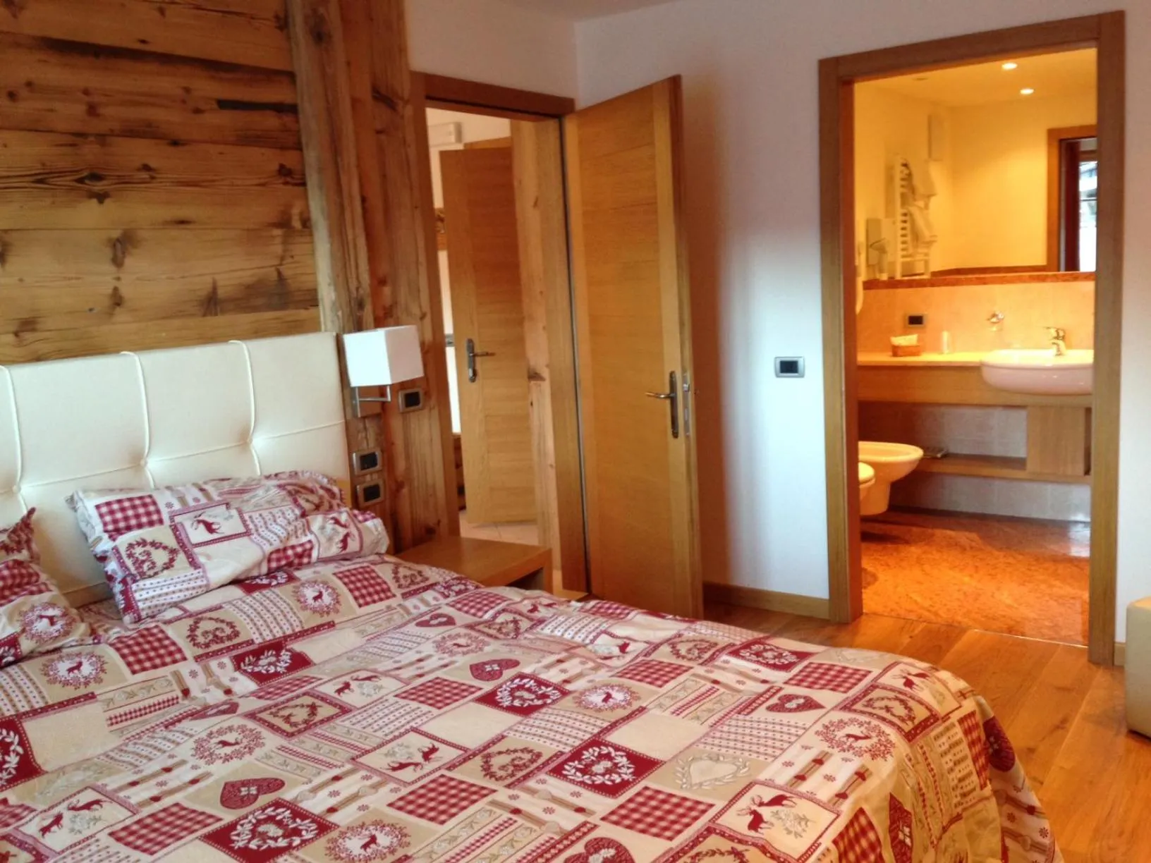 Bedroom, Bed in Hotel Ideal