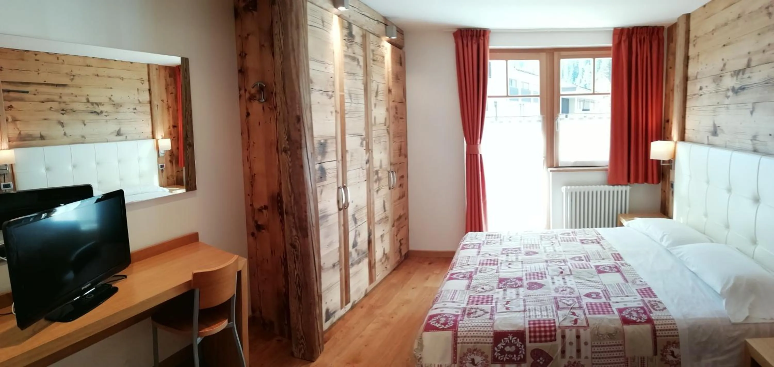 Bedroom, Bed in Hotel Ideal