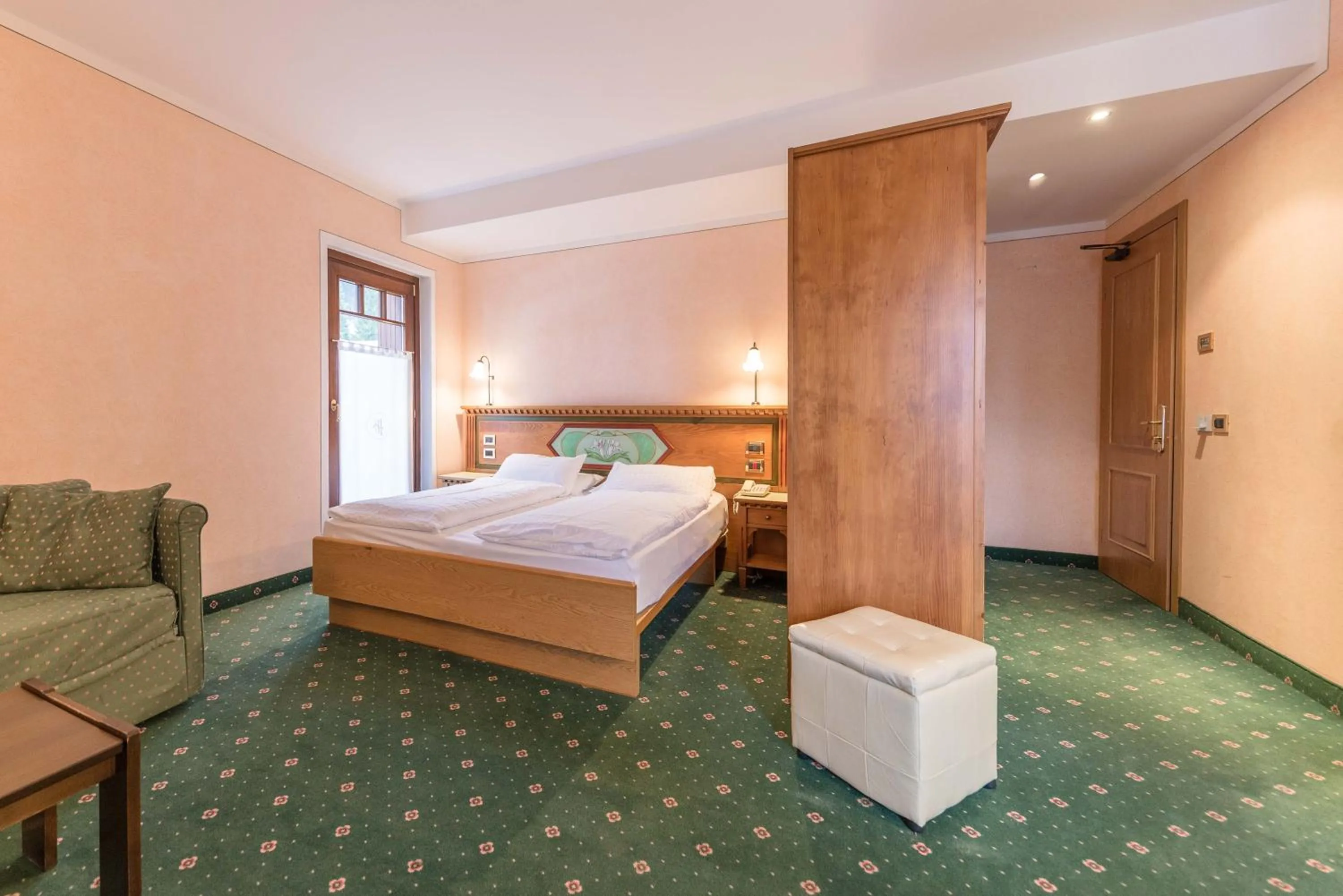 Bedroom, Bed in Hotel Ideal