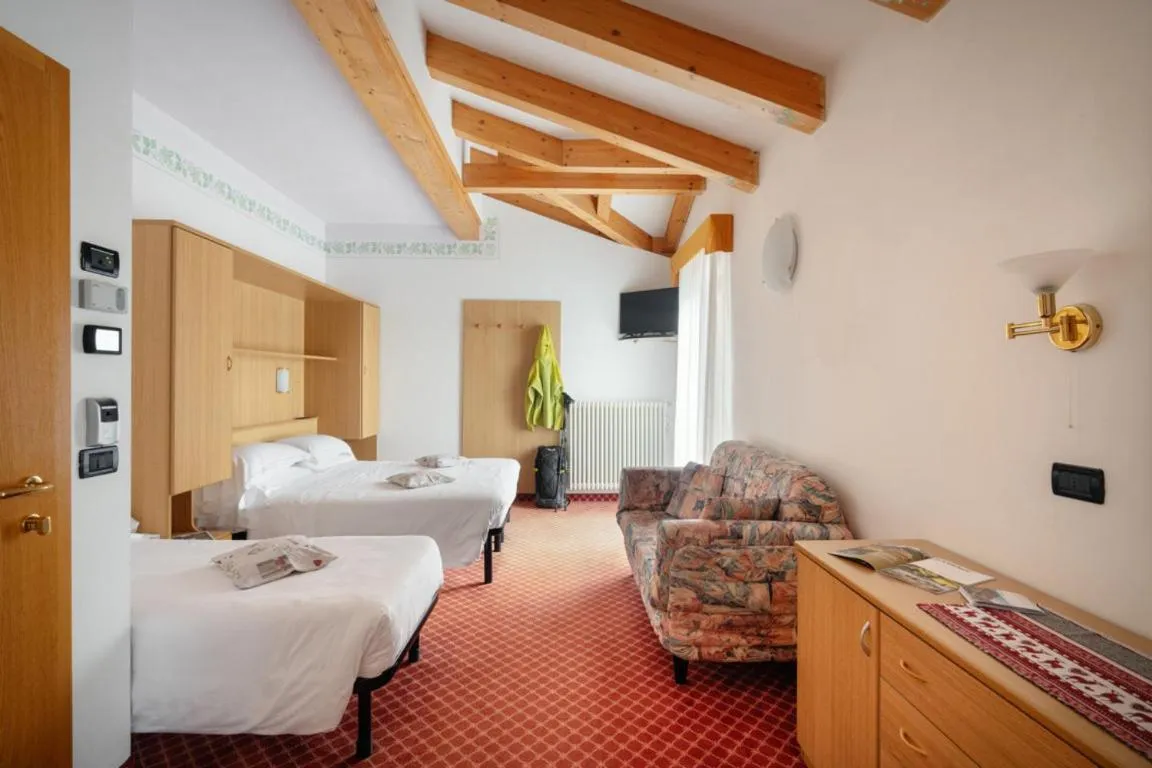 TV and multimedia, Bed in Hotel Villa Emma