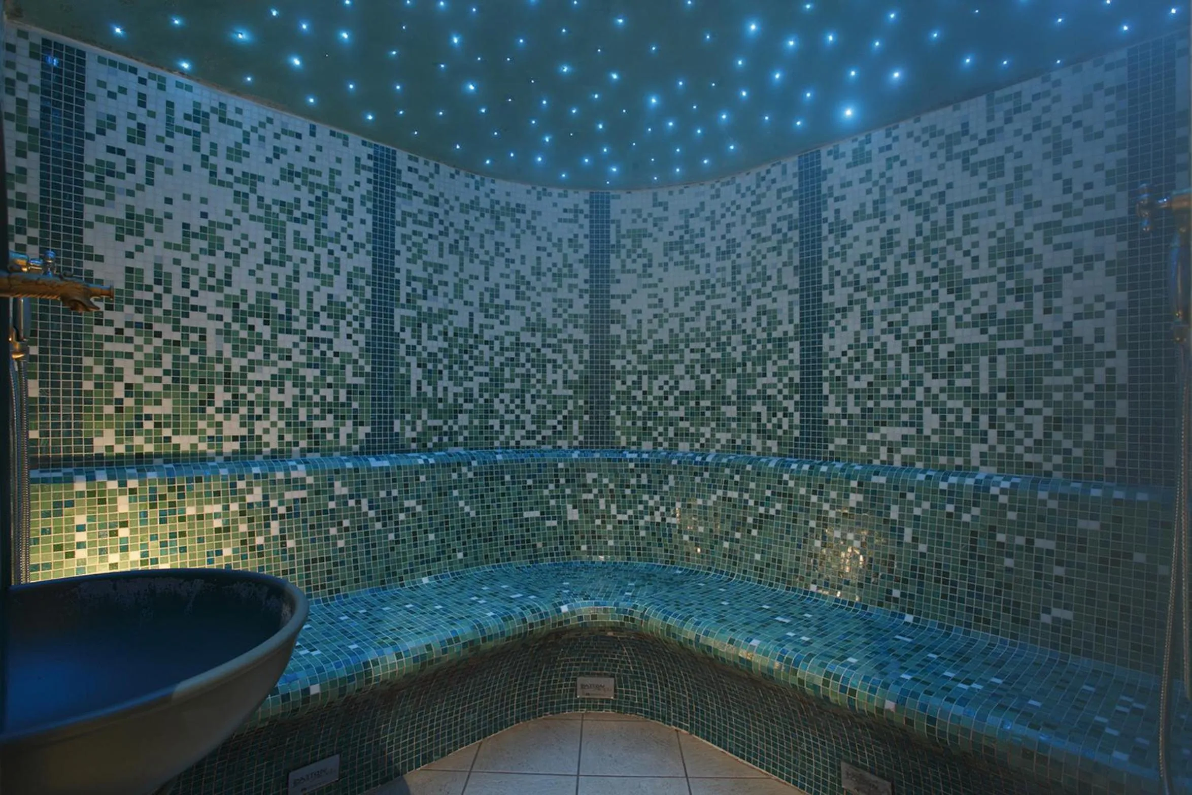 Steam room in Hotel Villa Emma