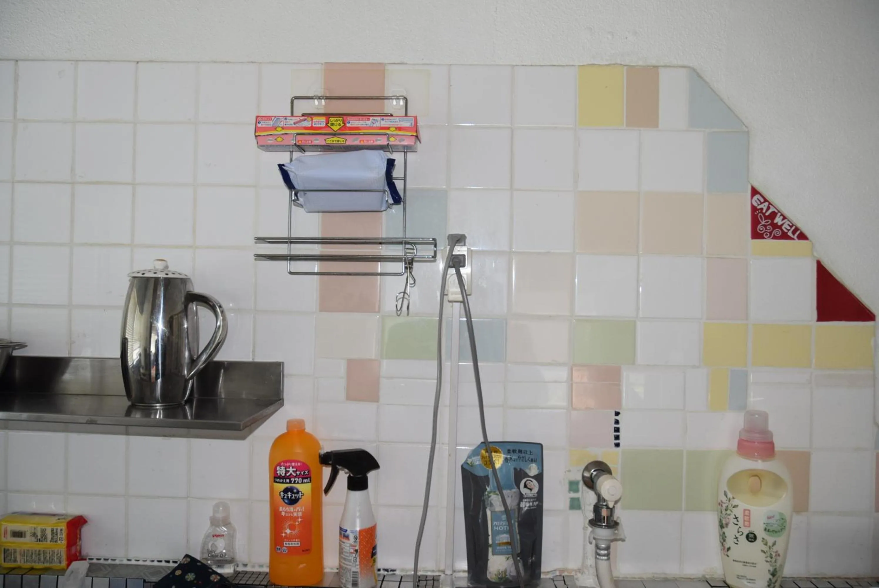 Kitchen or kitchenette in EMS Enoshima クラシックゲストハウス 寝室は個室 犬OK