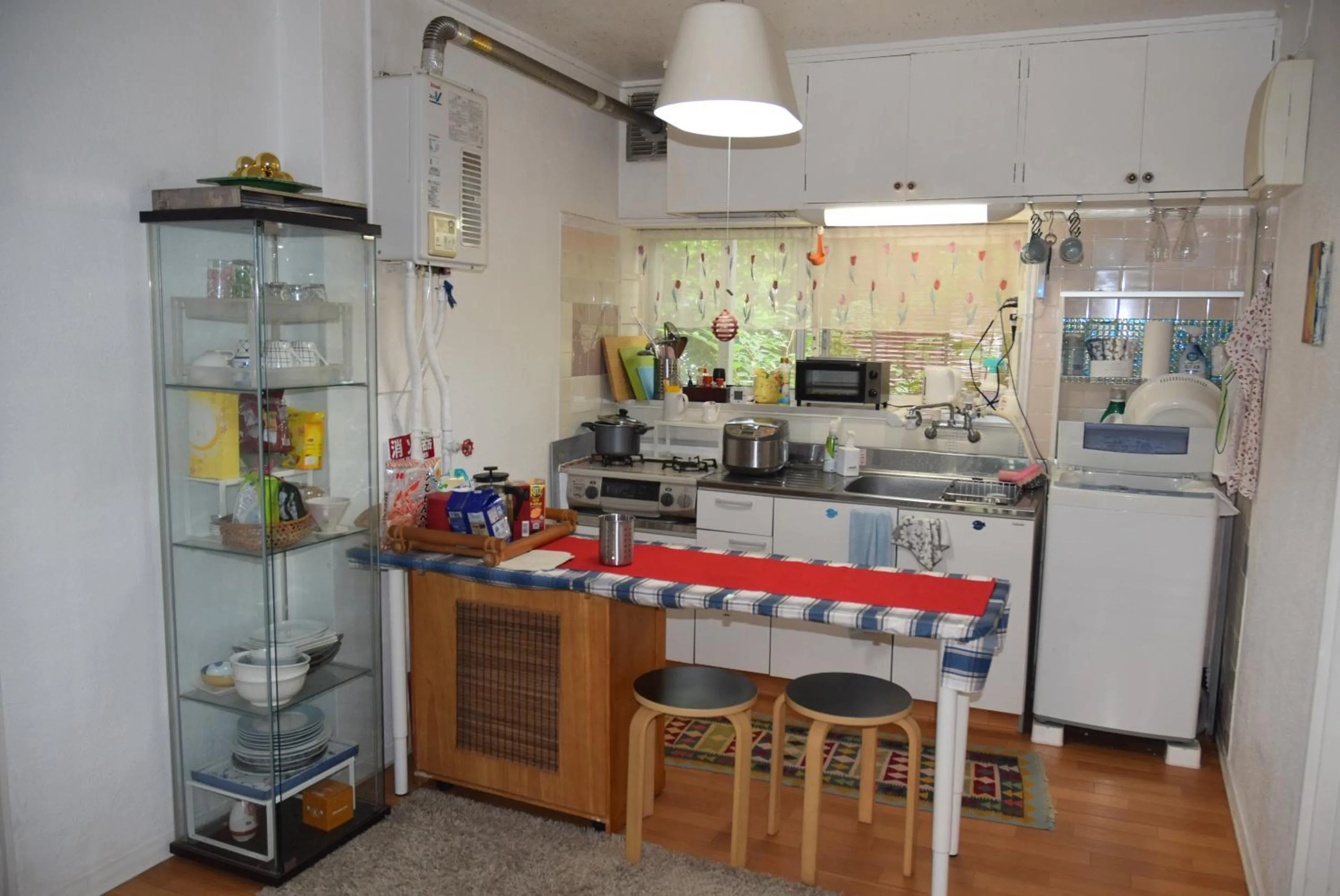 Kitchen or kitchenette in EMS Enoshima クラシックゲストハウス 寝室は個室 犬OK