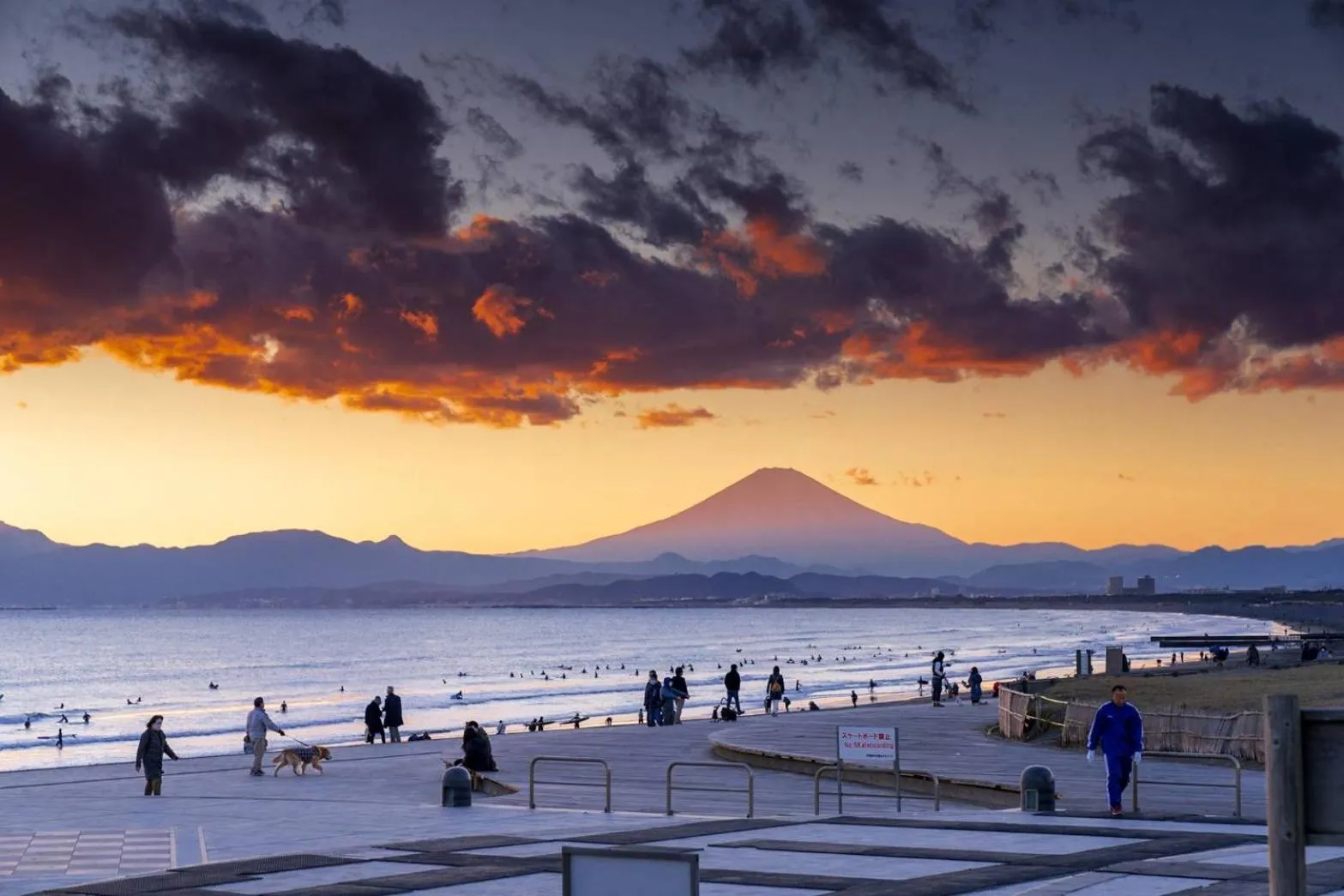 Nearby landmark in EMS Enoshima クラシックゲストハウス 寝室は個室 犬OK