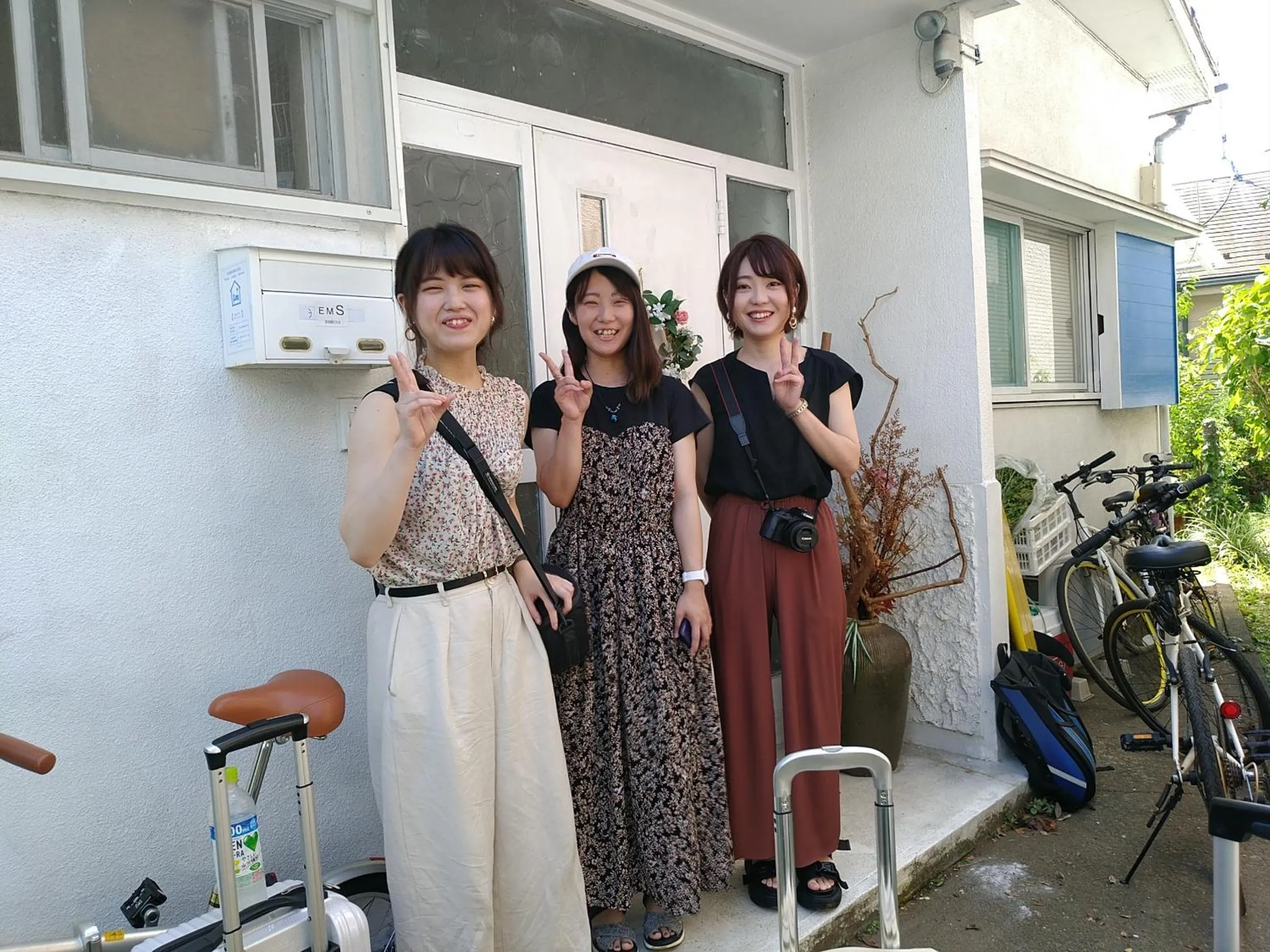 People in EMS Enoshima クラシックゲストハウス 寝室は個室 犬OK