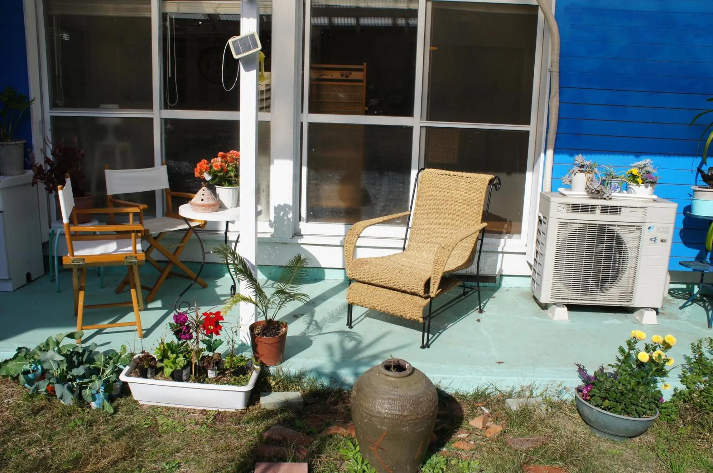 Property building in EMS Enoshima クラシックゲストハウス 寝室は個室 犬OK