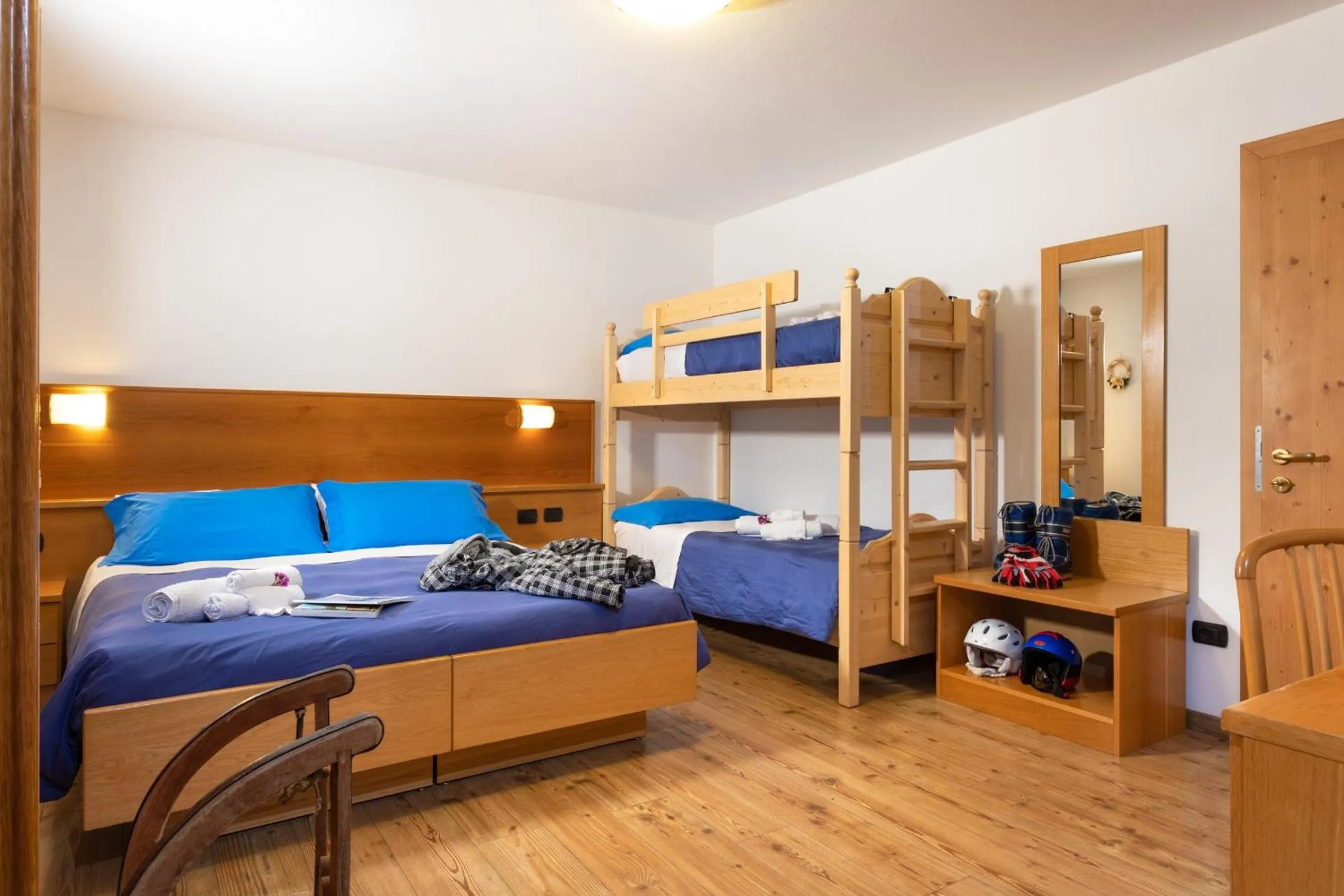 bunk bed, Bed in Albergo alla Posta
