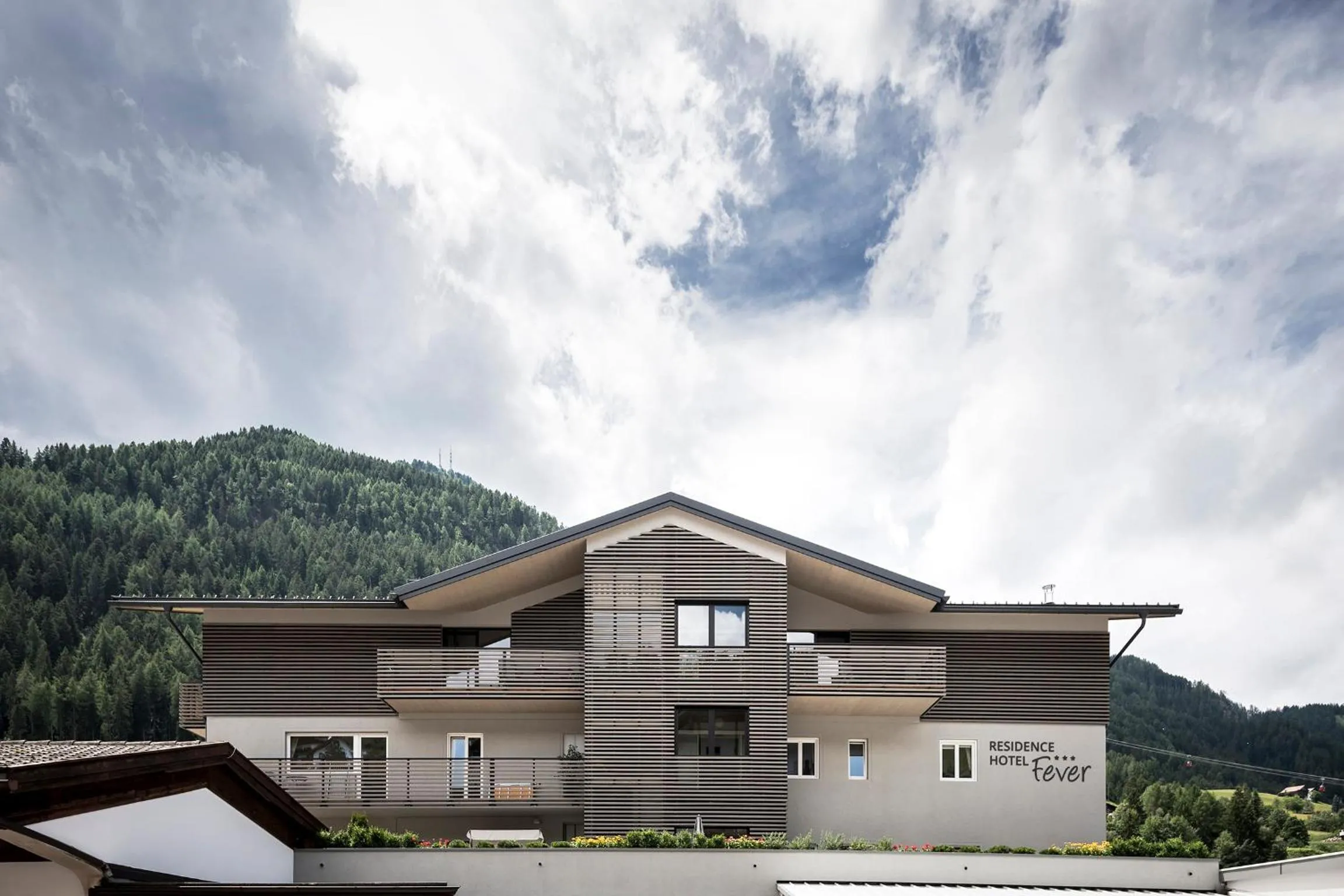 Facade/entrance in Residence Hotel Fever