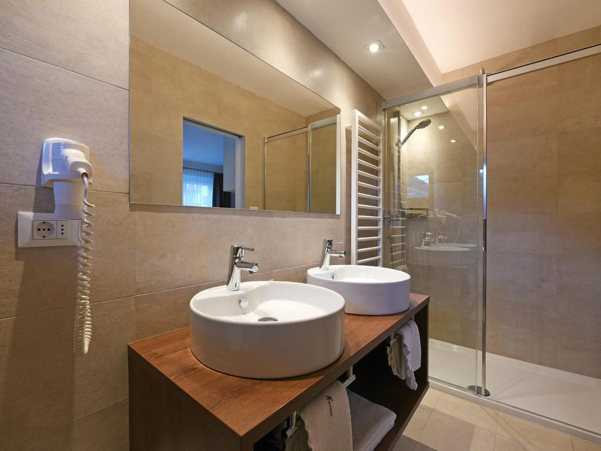 Shower in Residence Hotel Fever