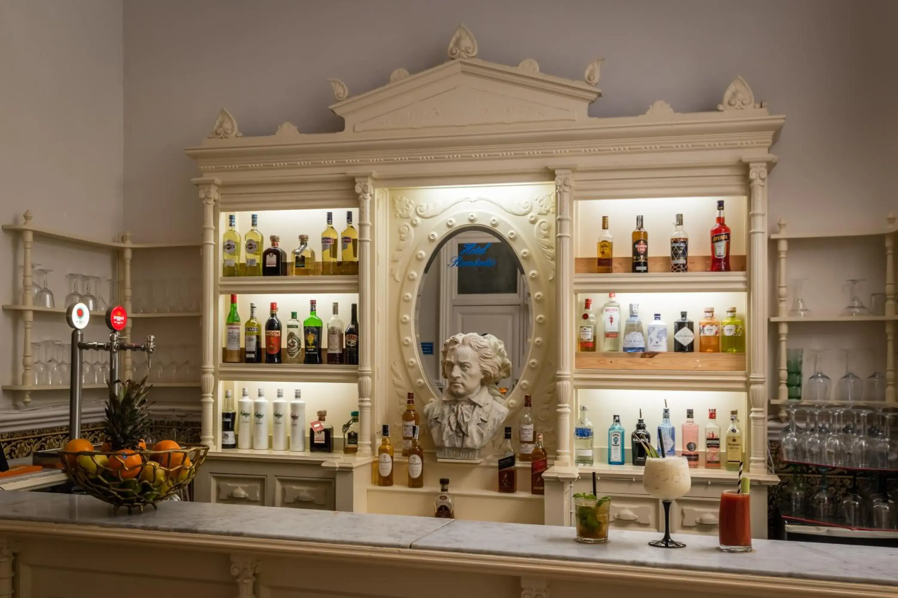 Lounge or bar in Hotel Medium Romantic Lounge or bar in Hotel Medium Romantic