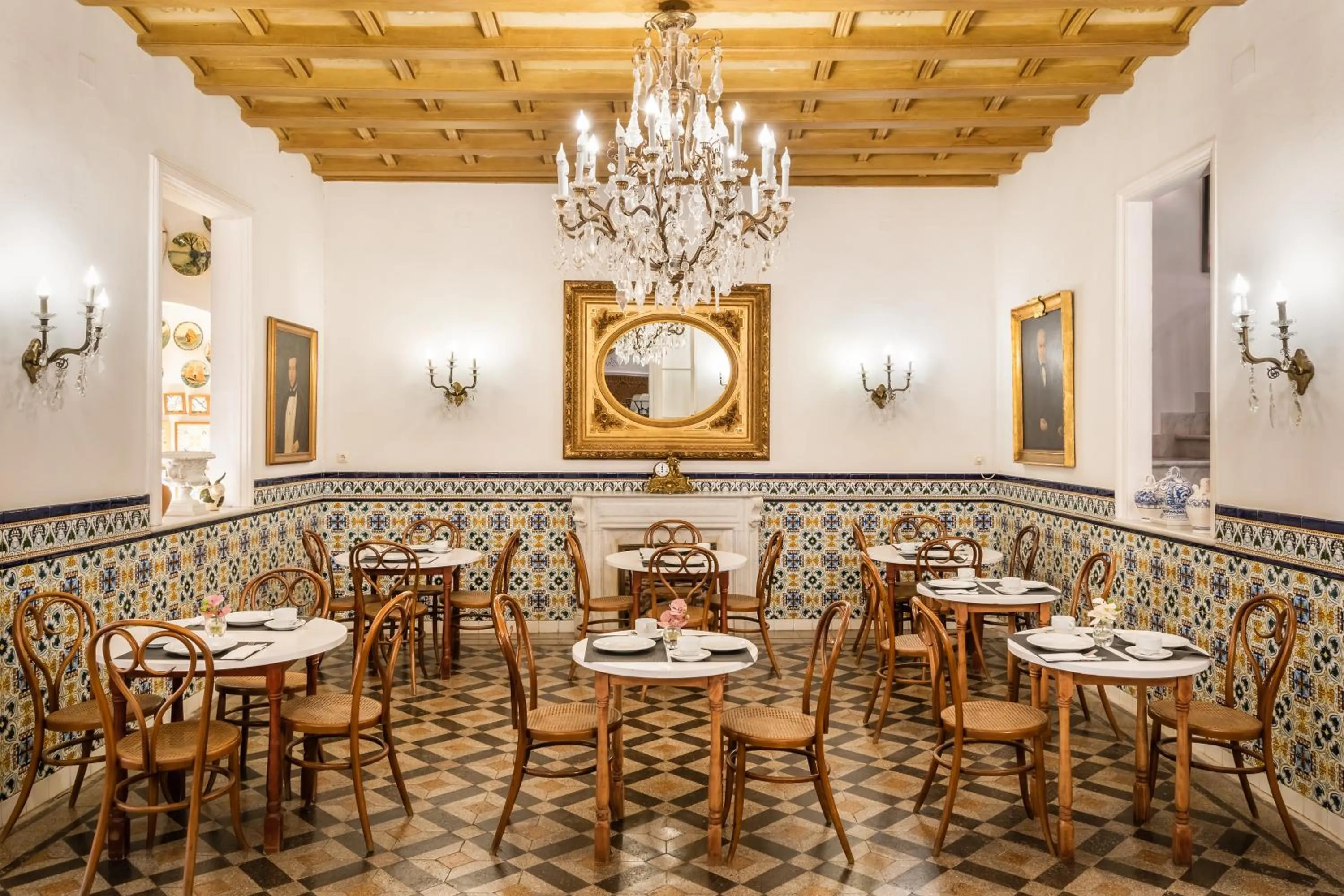 Breakfast in Hotel Medium Romantic