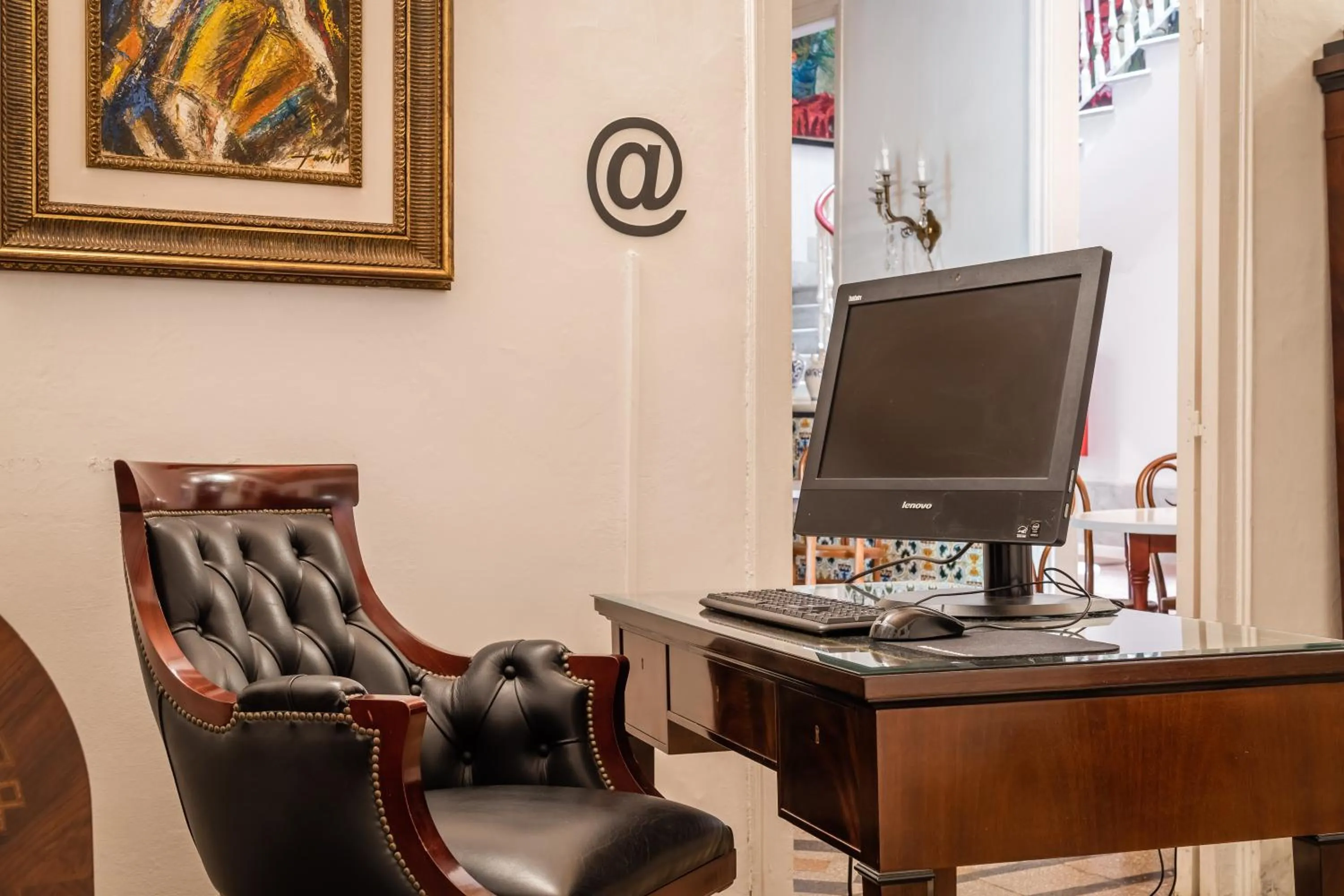 locker in Hotel Medium Romantic