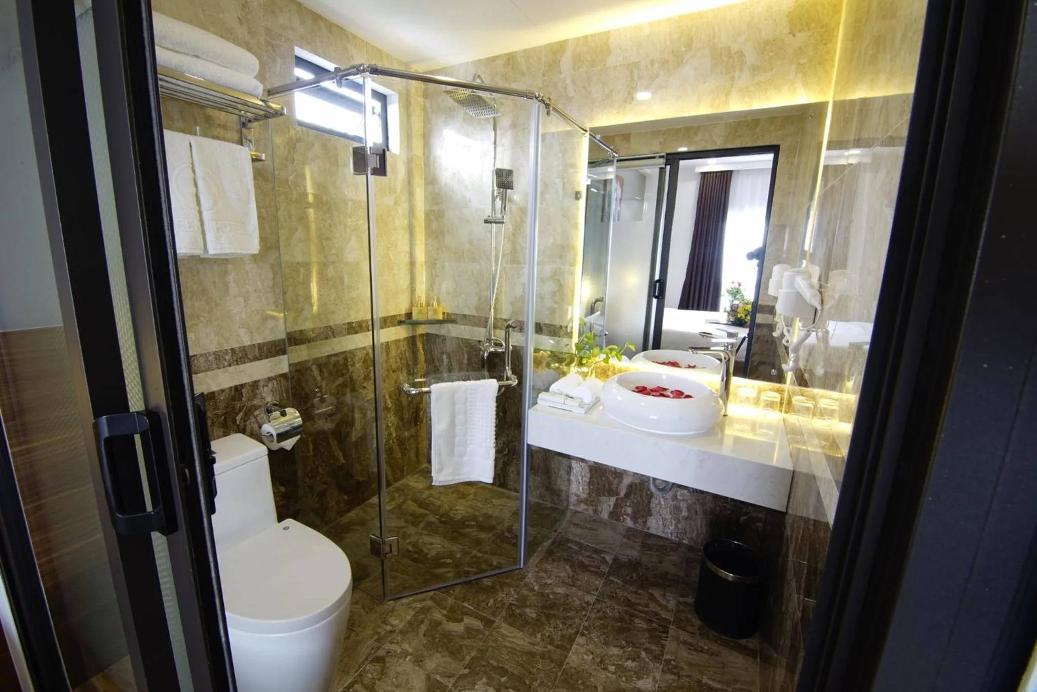 Toilet in Green Hadong Hotel