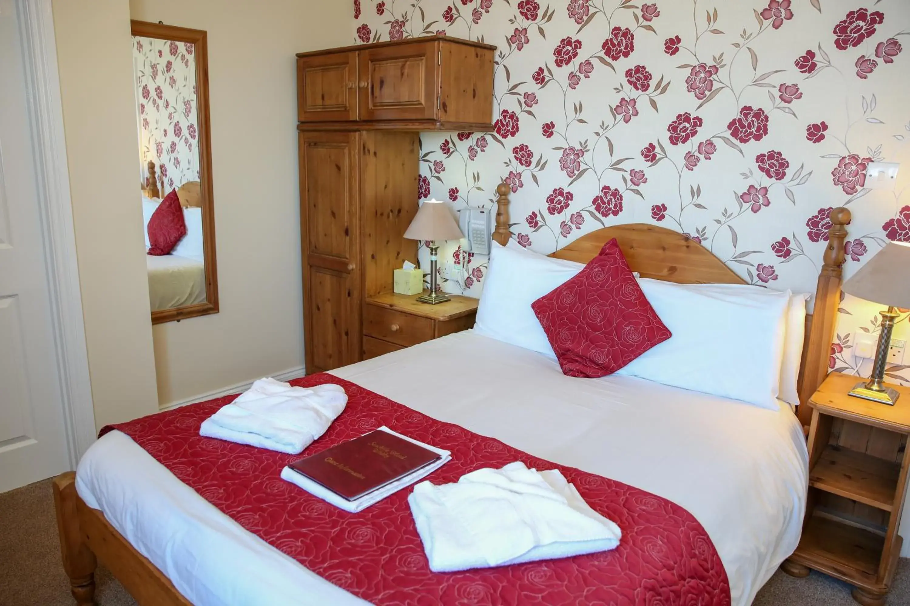 Standard Double Room with Sea View in The Seacliffe - Whitby Standard Double Room with Sea View in The Seacliffe - Whitby