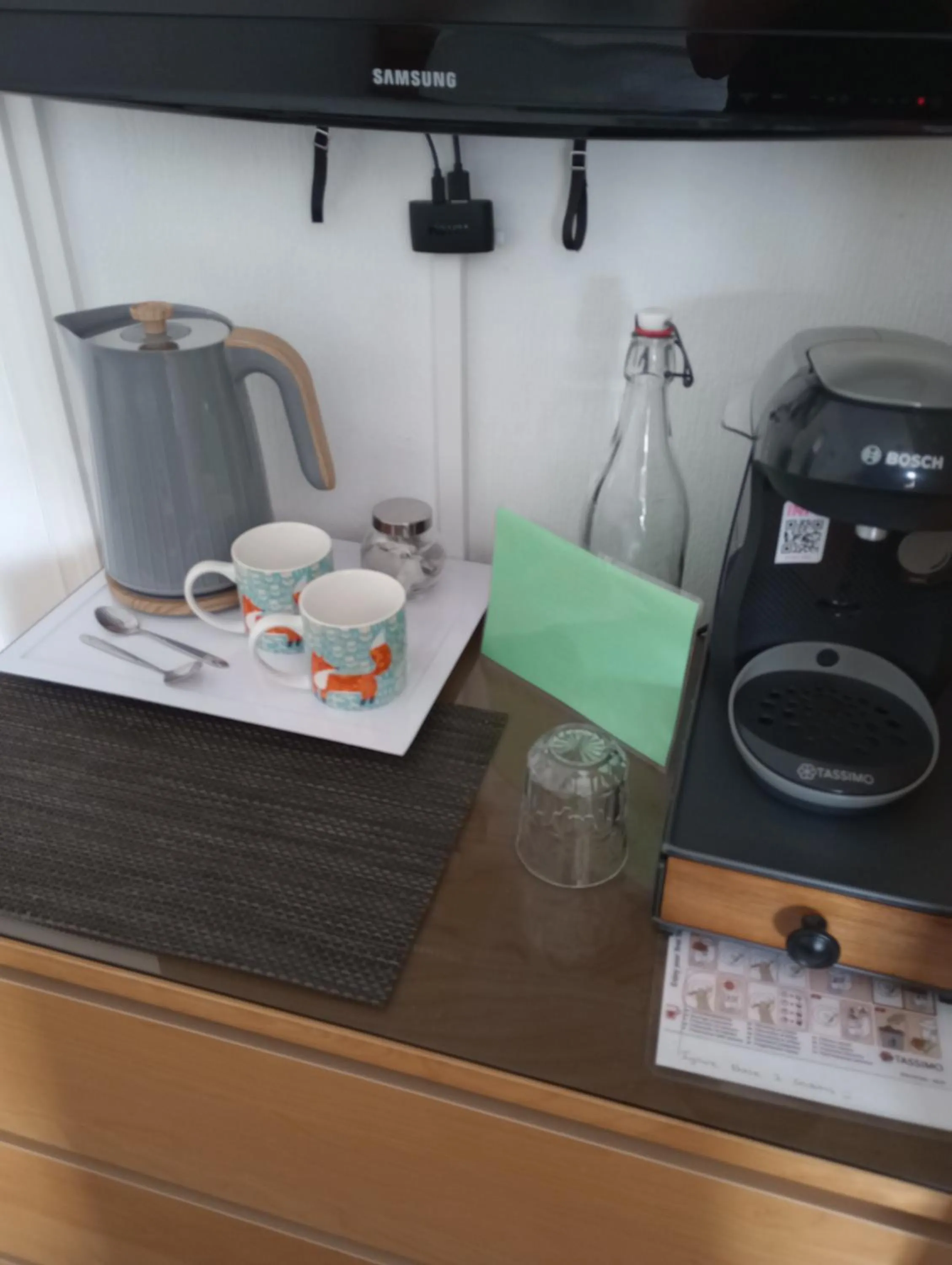 Coffee/tea facilities in The Lakes B and B