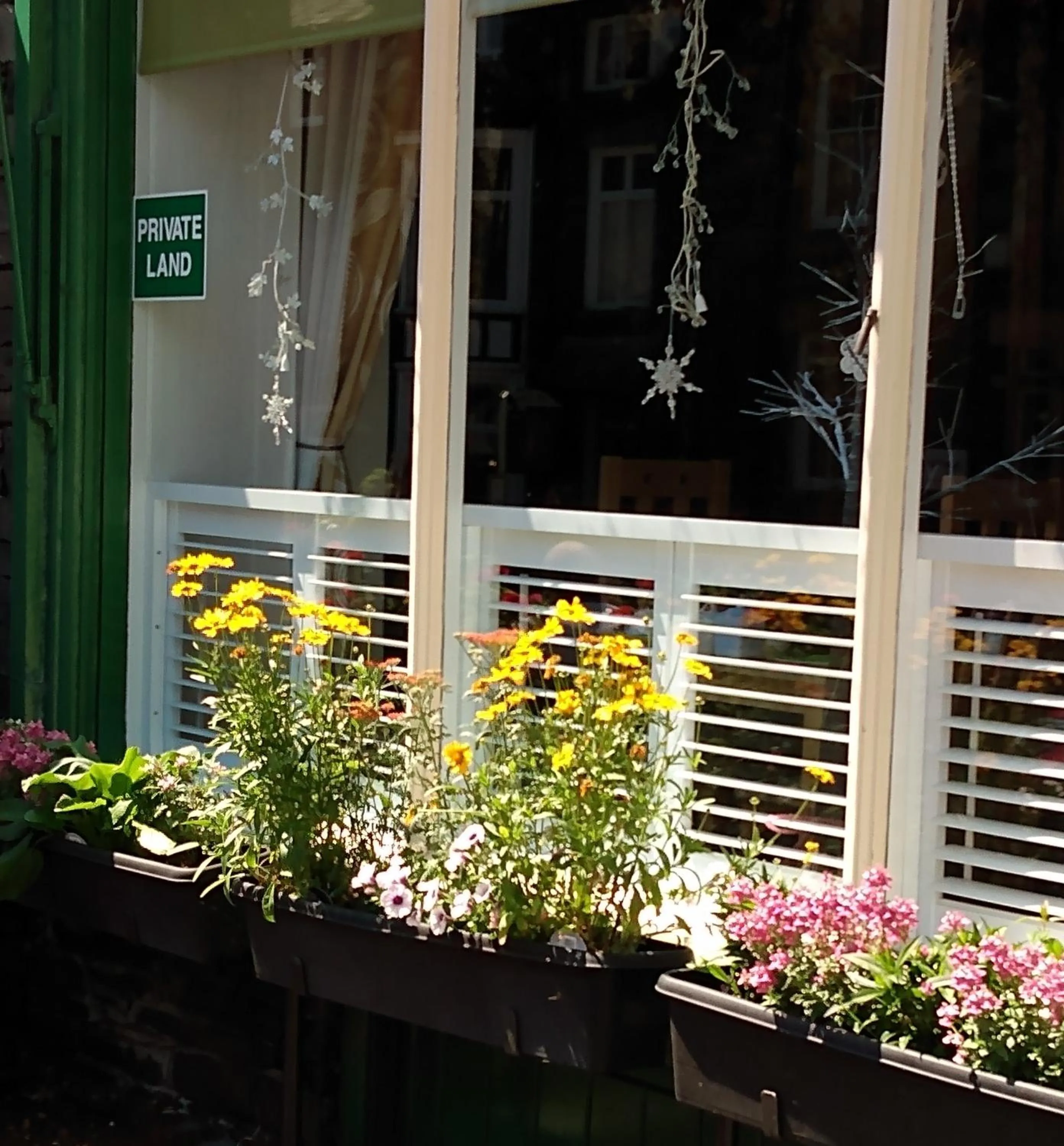 Facade/entrance in The Lakes B and B