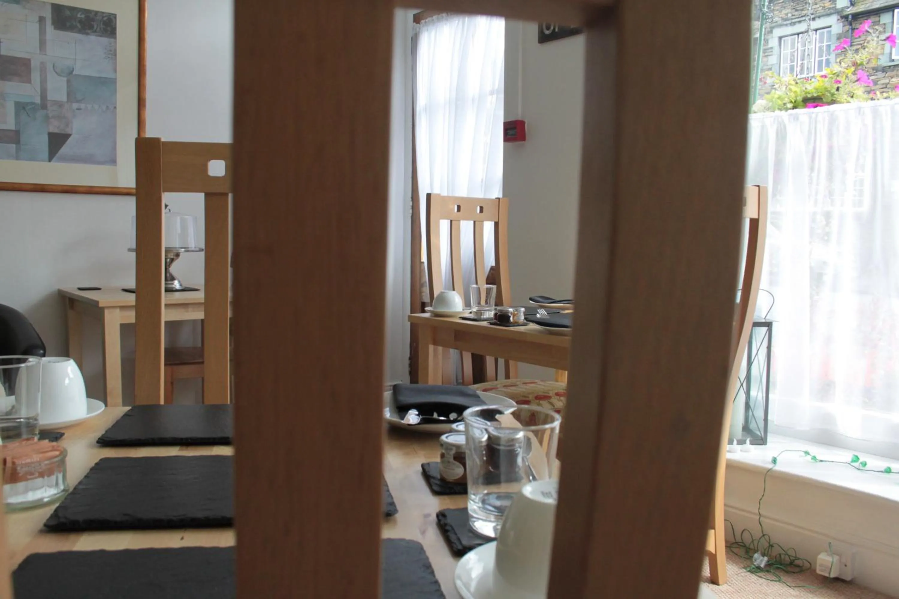 Restaurant/places to eat in The Lakes B and B