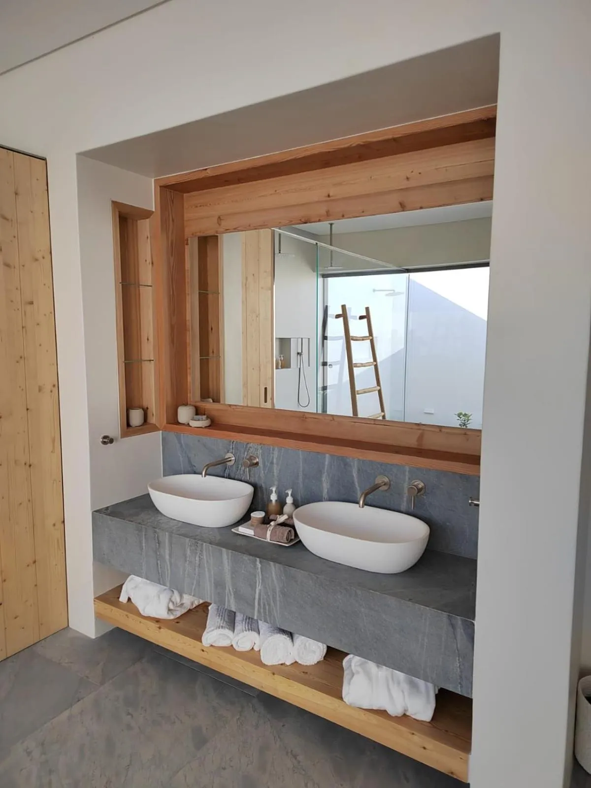 Bathroom in Strandloper Ocean Boutique Hotel